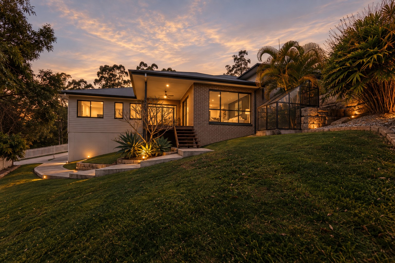 28 Kingcrest Drive, Reedy Creek, QLD 4227