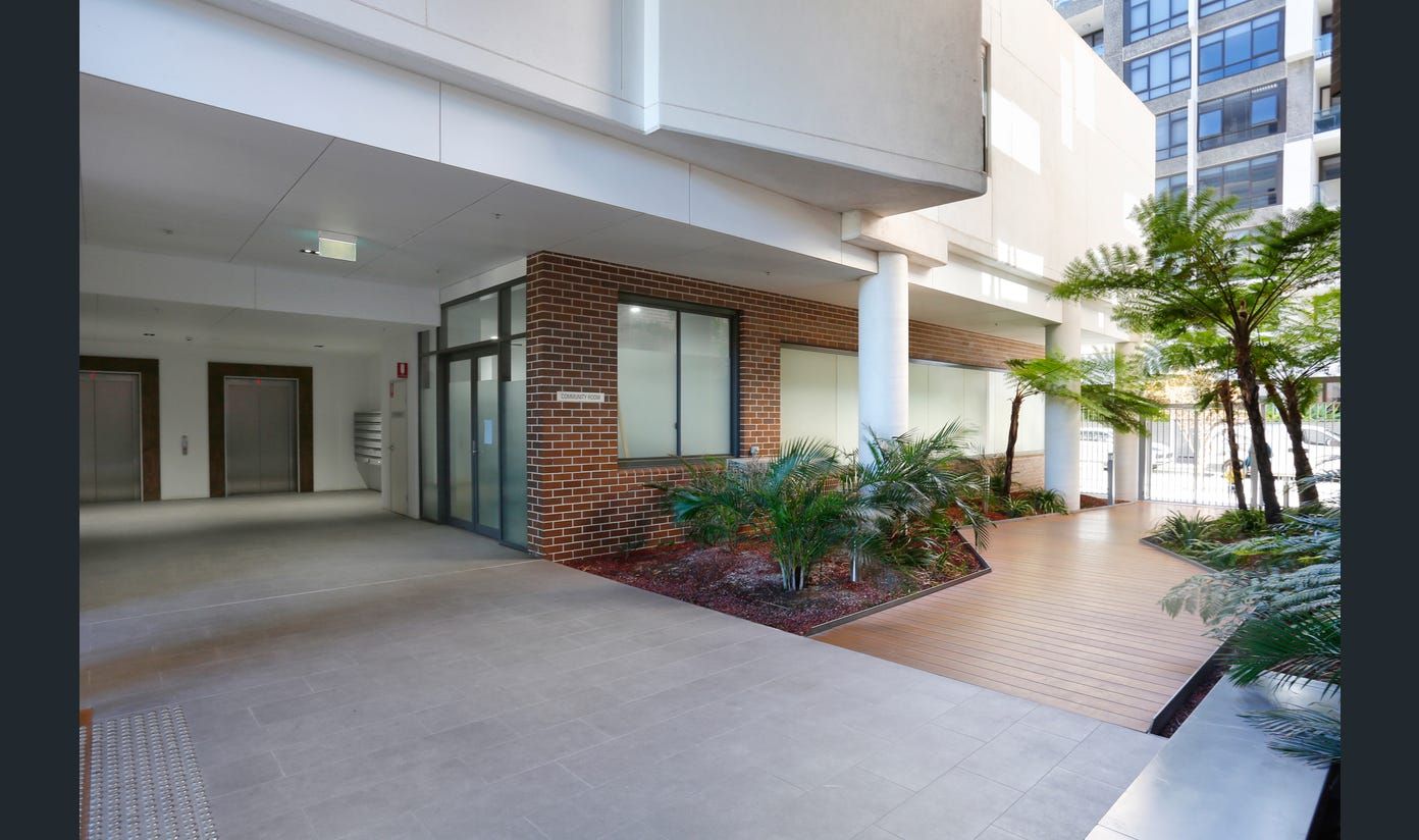 301/18 Gadigal Avenue — photo 8 of 9