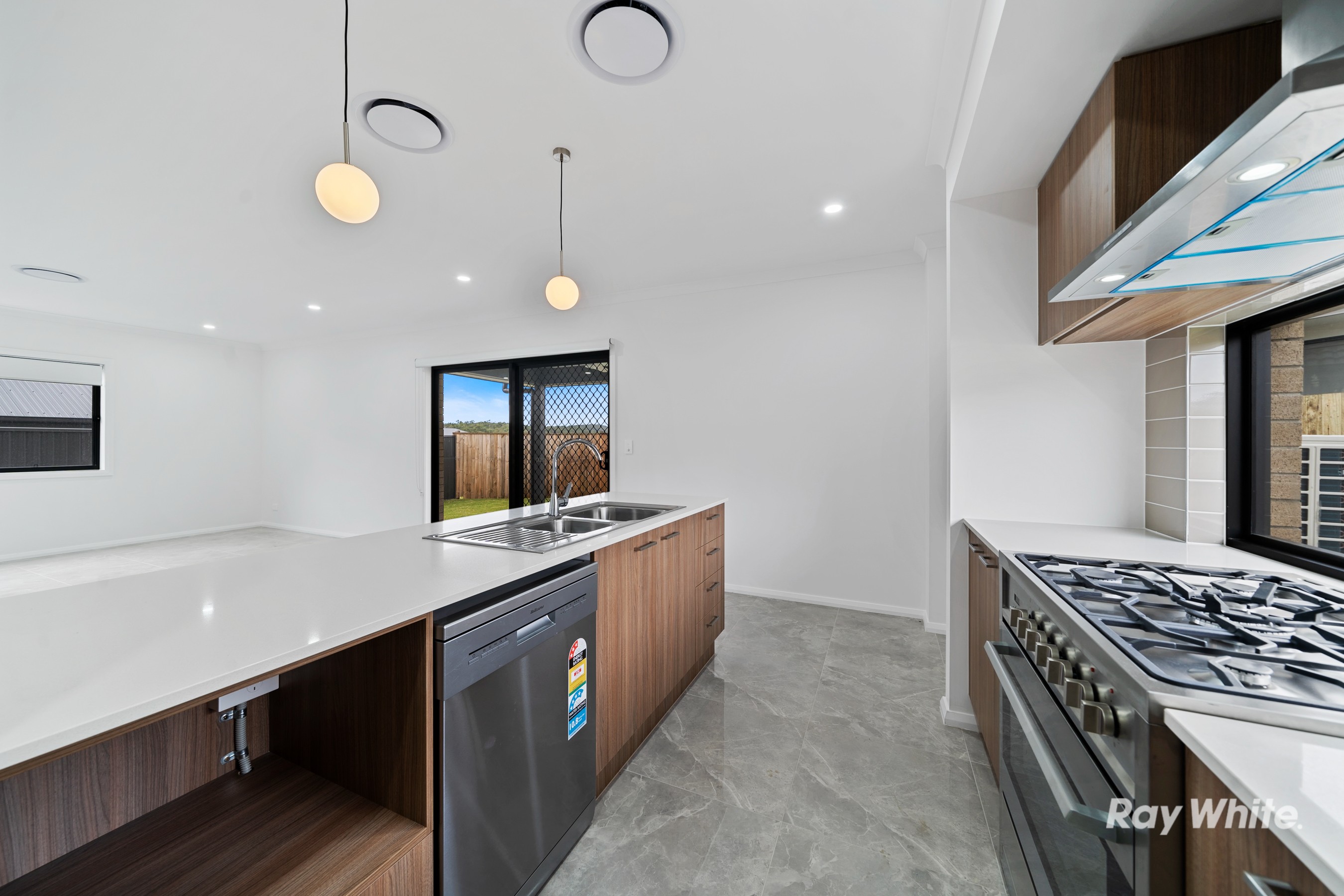 16 Gillies Way, South Ripley, QLD 4306