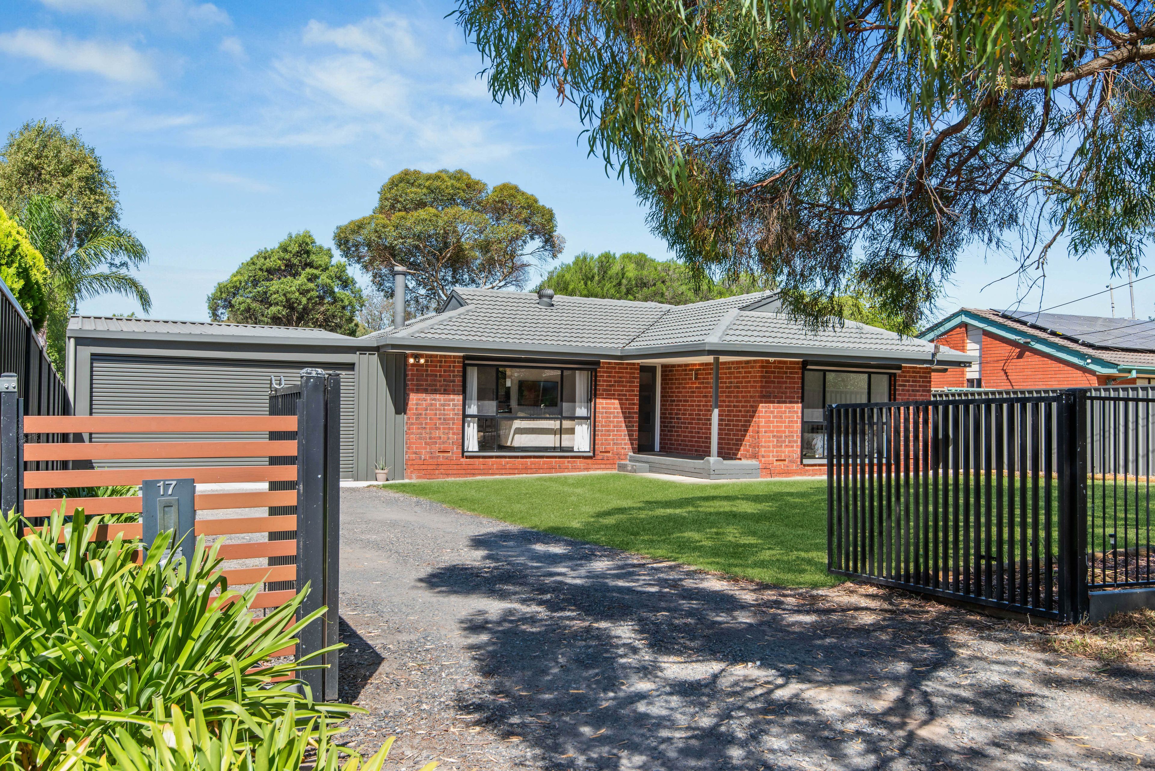 17 Deer Avenue, Mount Barker SA 5251