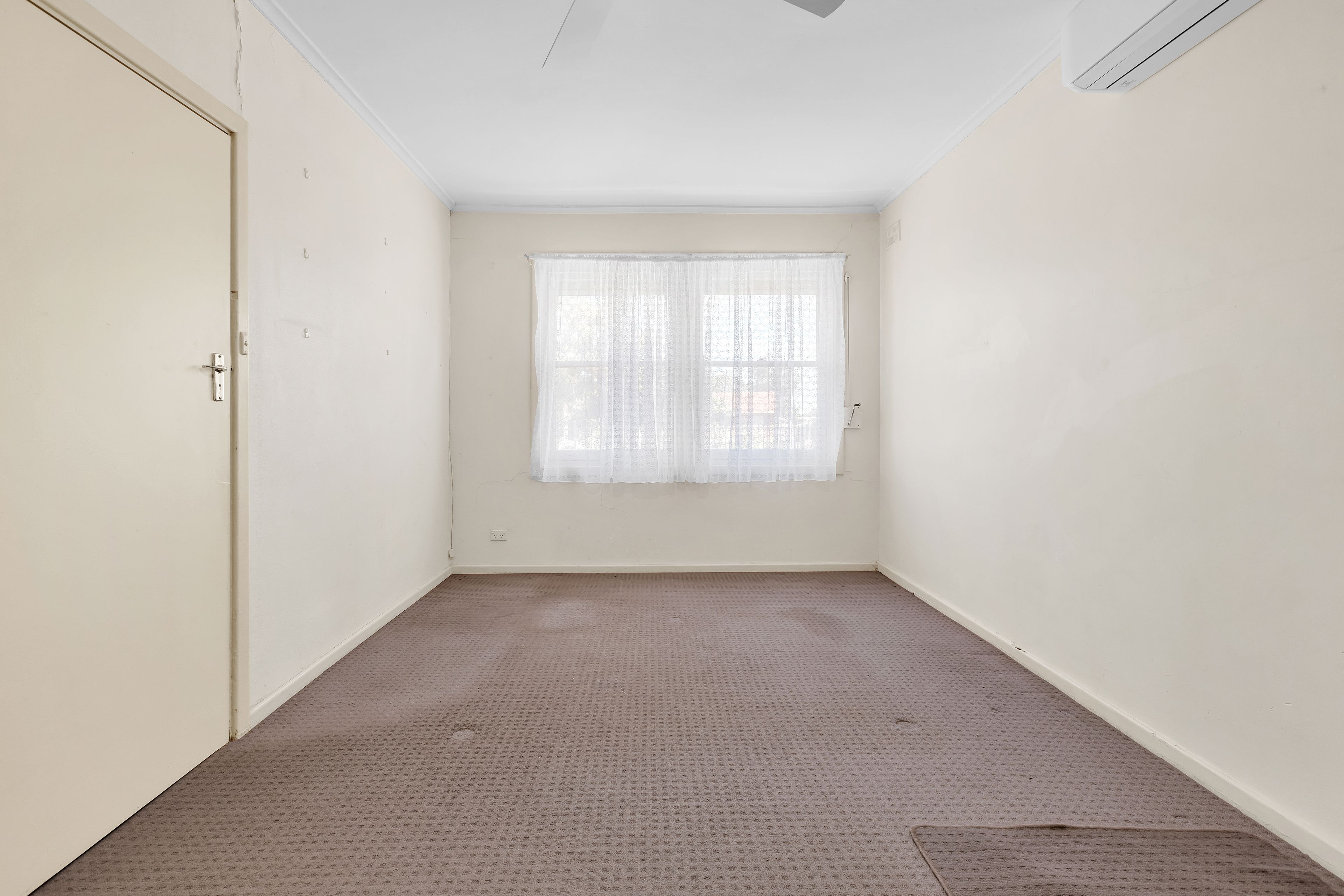 54 Peachey Road — photo 16 of 28