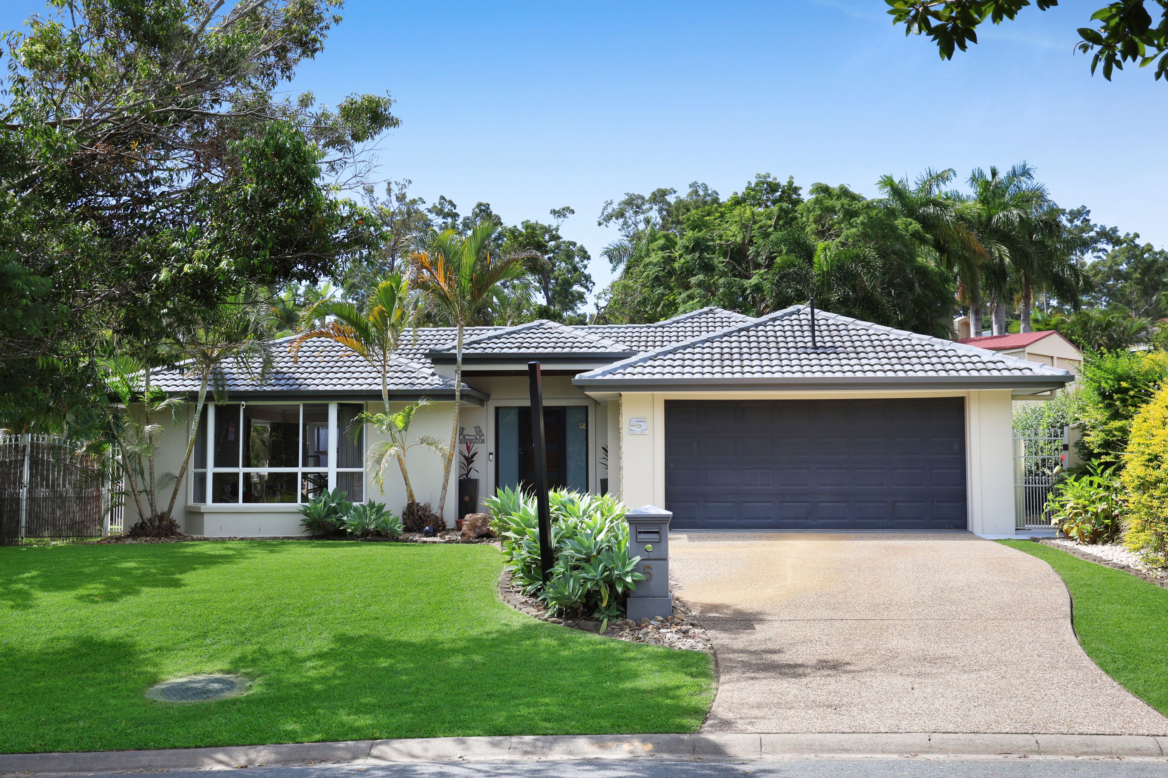 5 Tee Trees Boulevard, Arundel QLD 4214