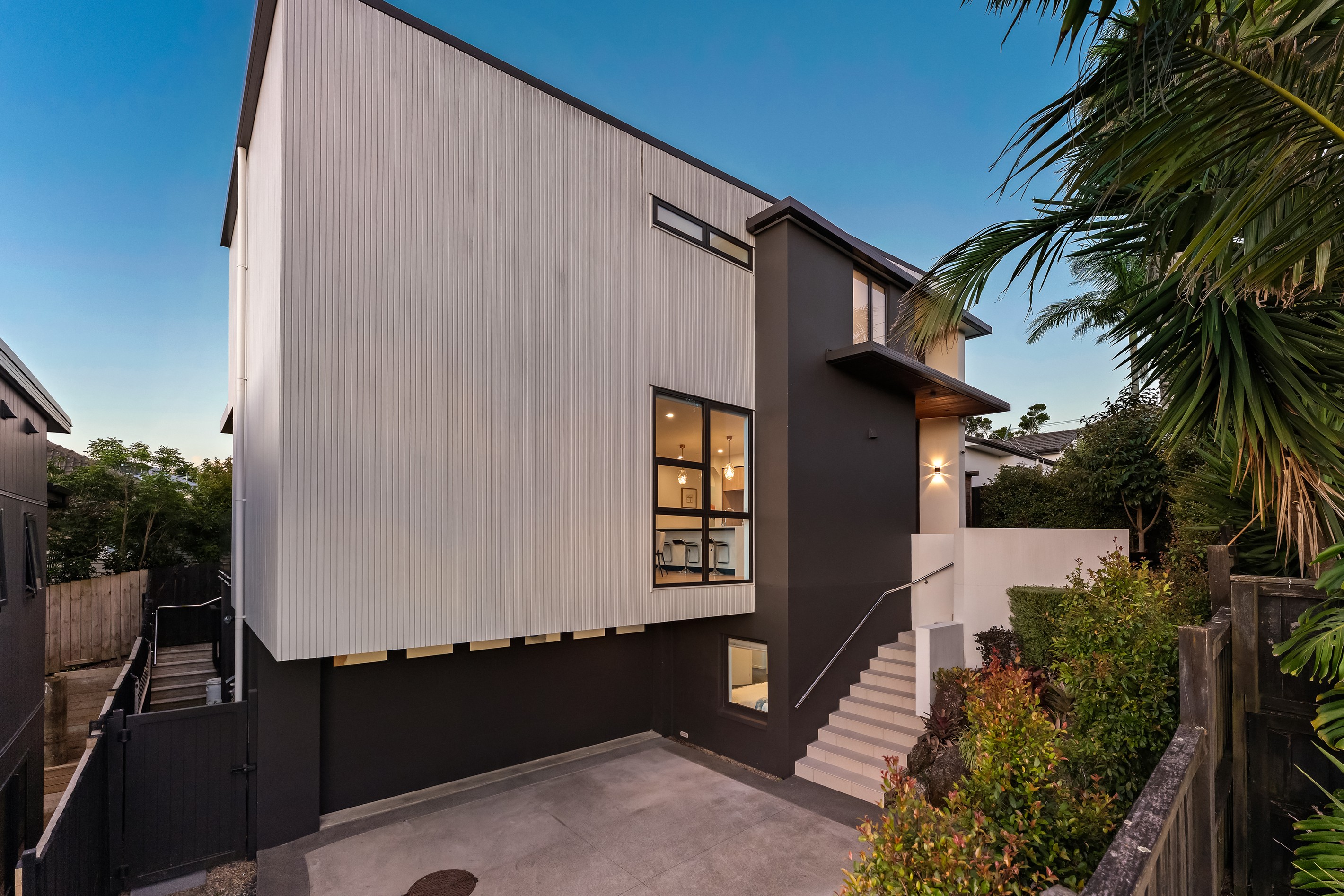 8C William Souter Street, Forrest Hill, North Shore City