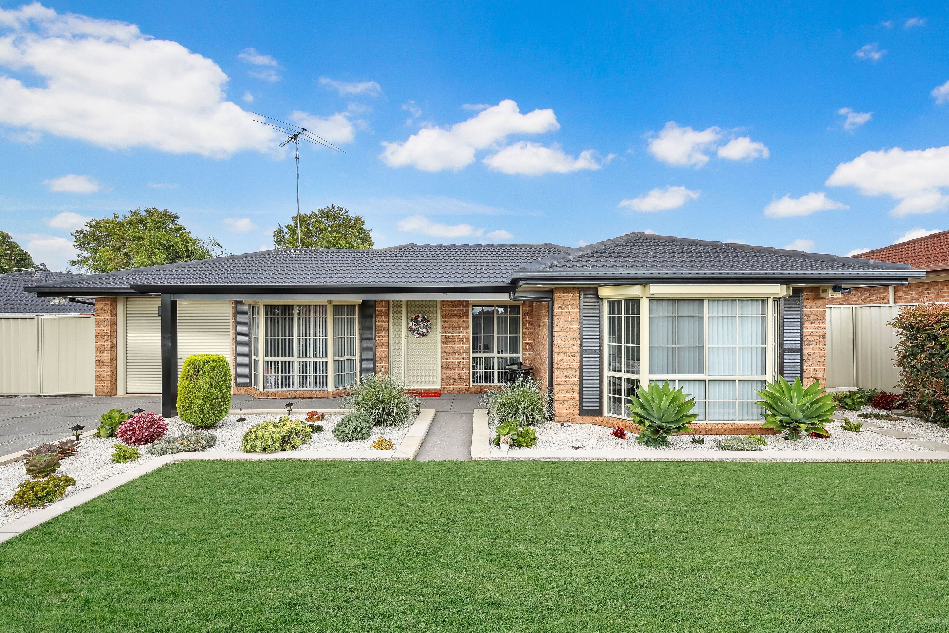 3 Packenham Place, Mount Annan NSW 2567