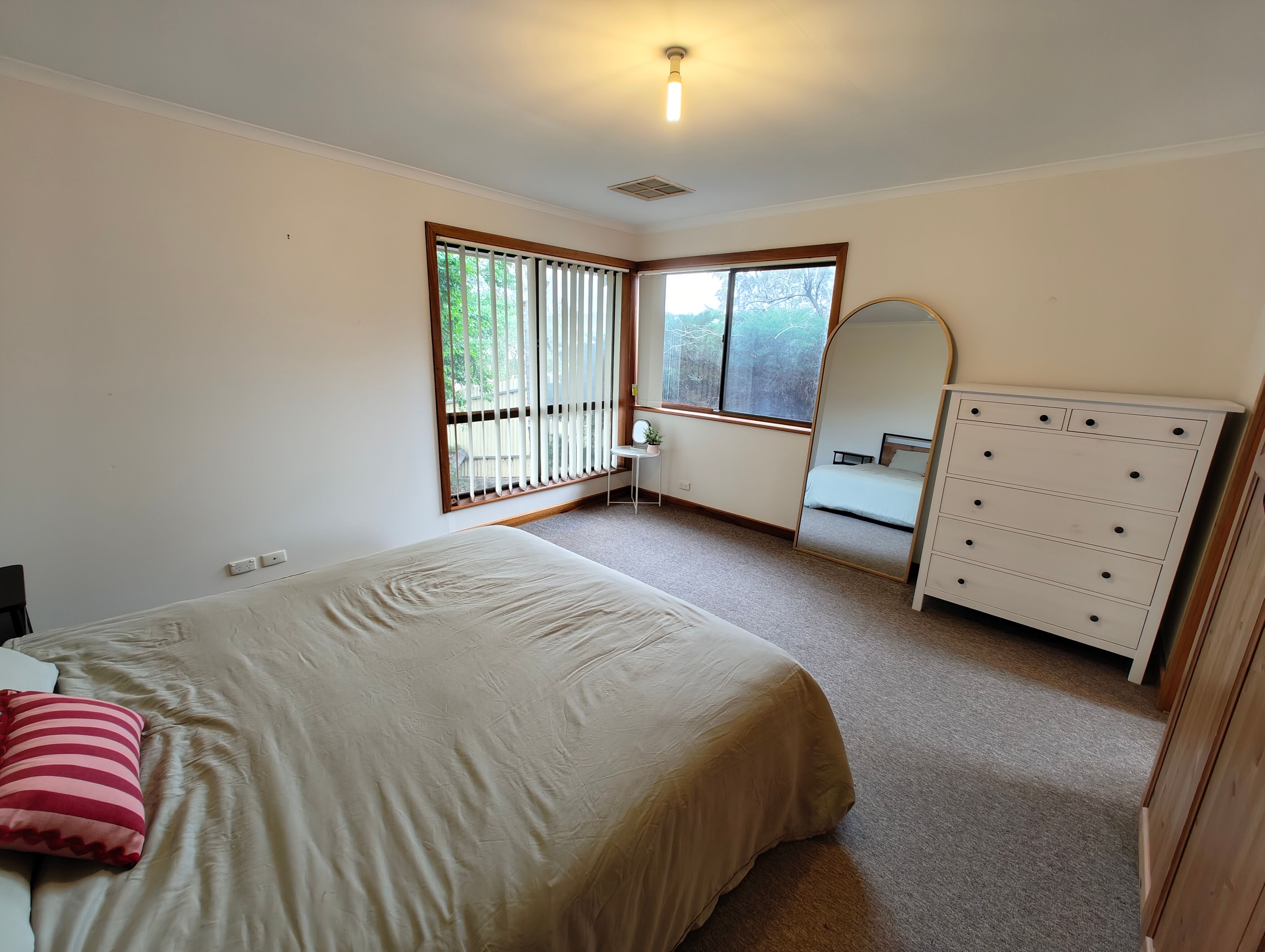 82 Mcsporran Crescent — photo 7 of 20