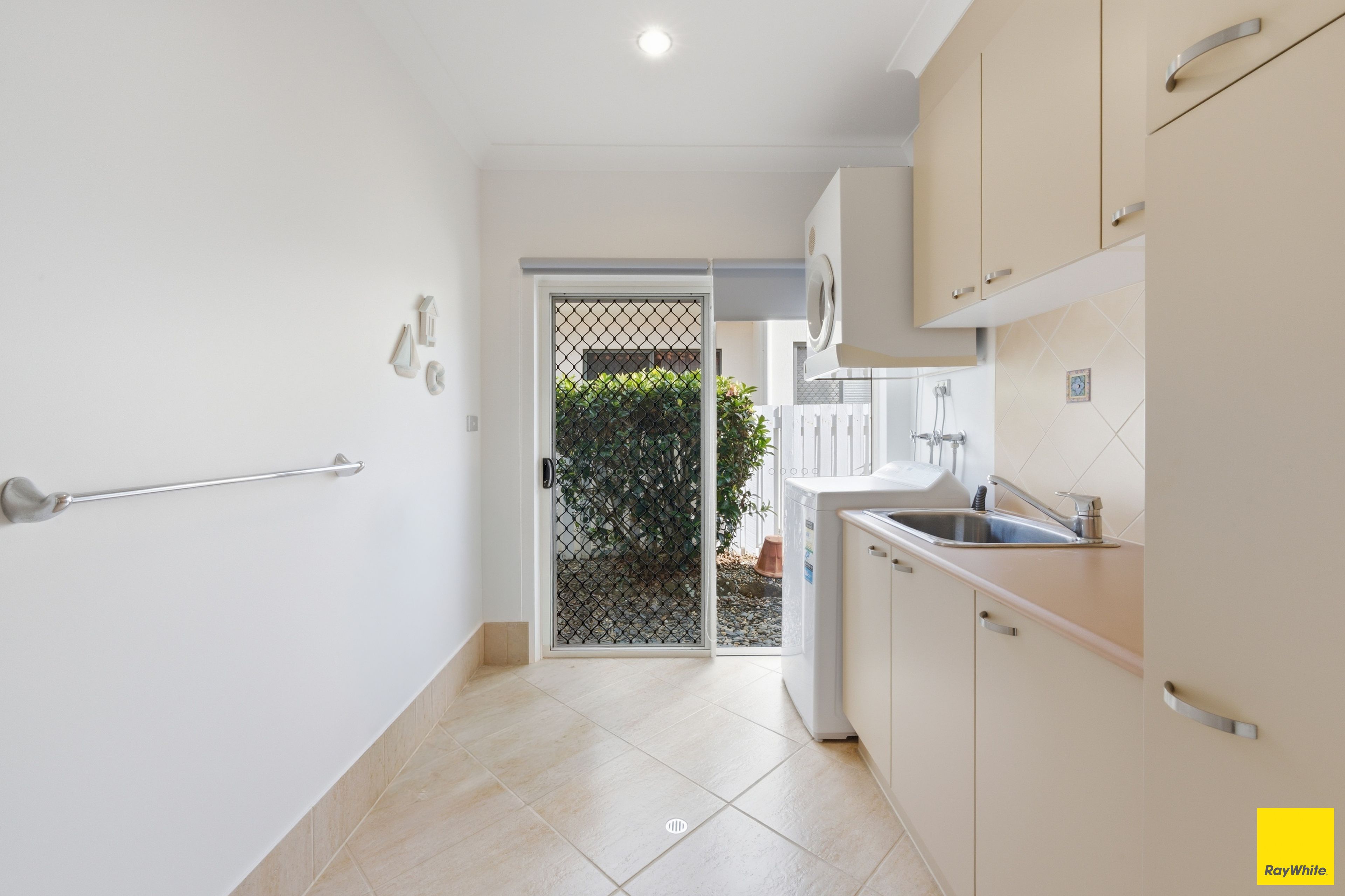 39 Hibiscus Court — photo 11 of 26