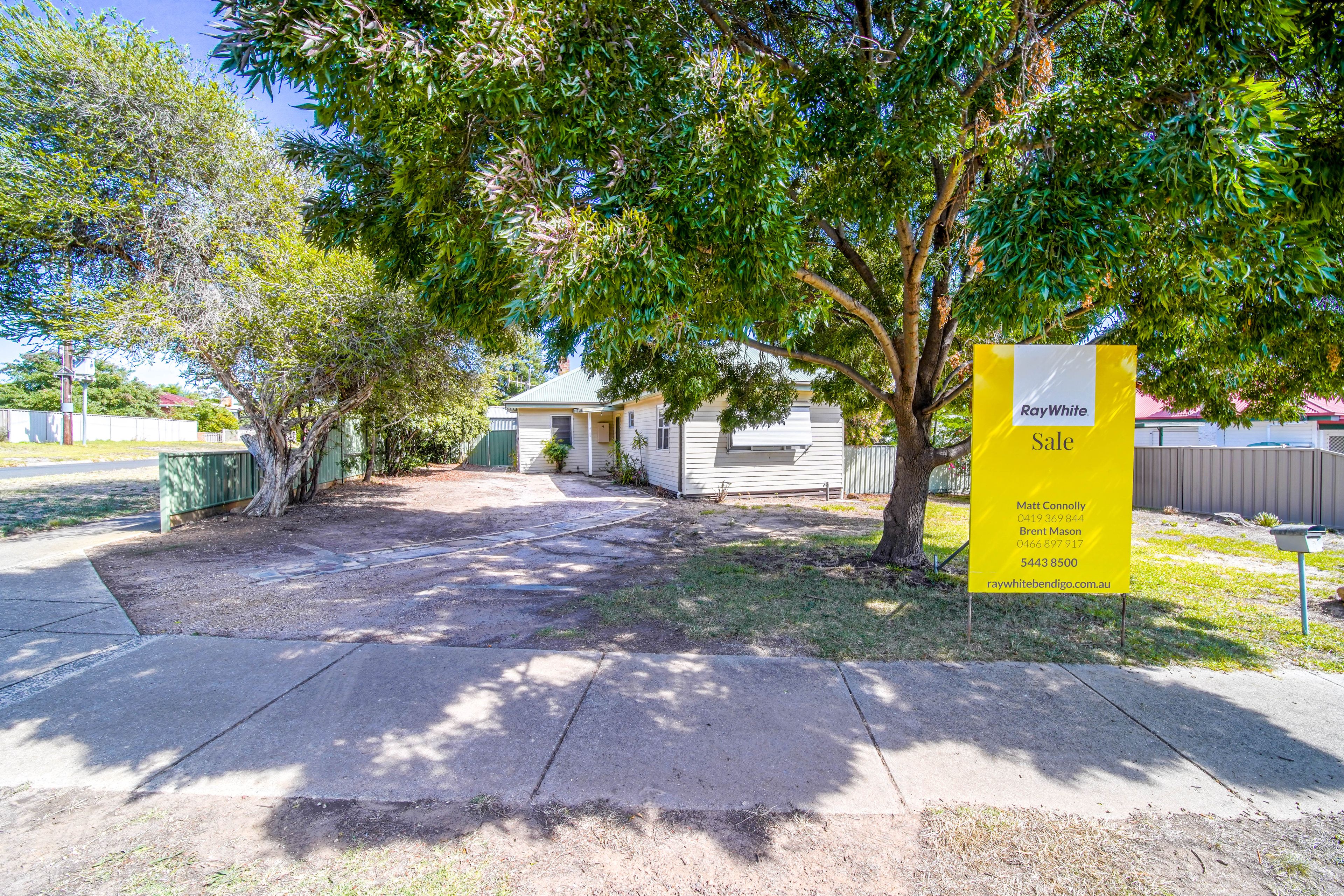4 Woolcock Avenue, Kangaroo Flat VIC 3555