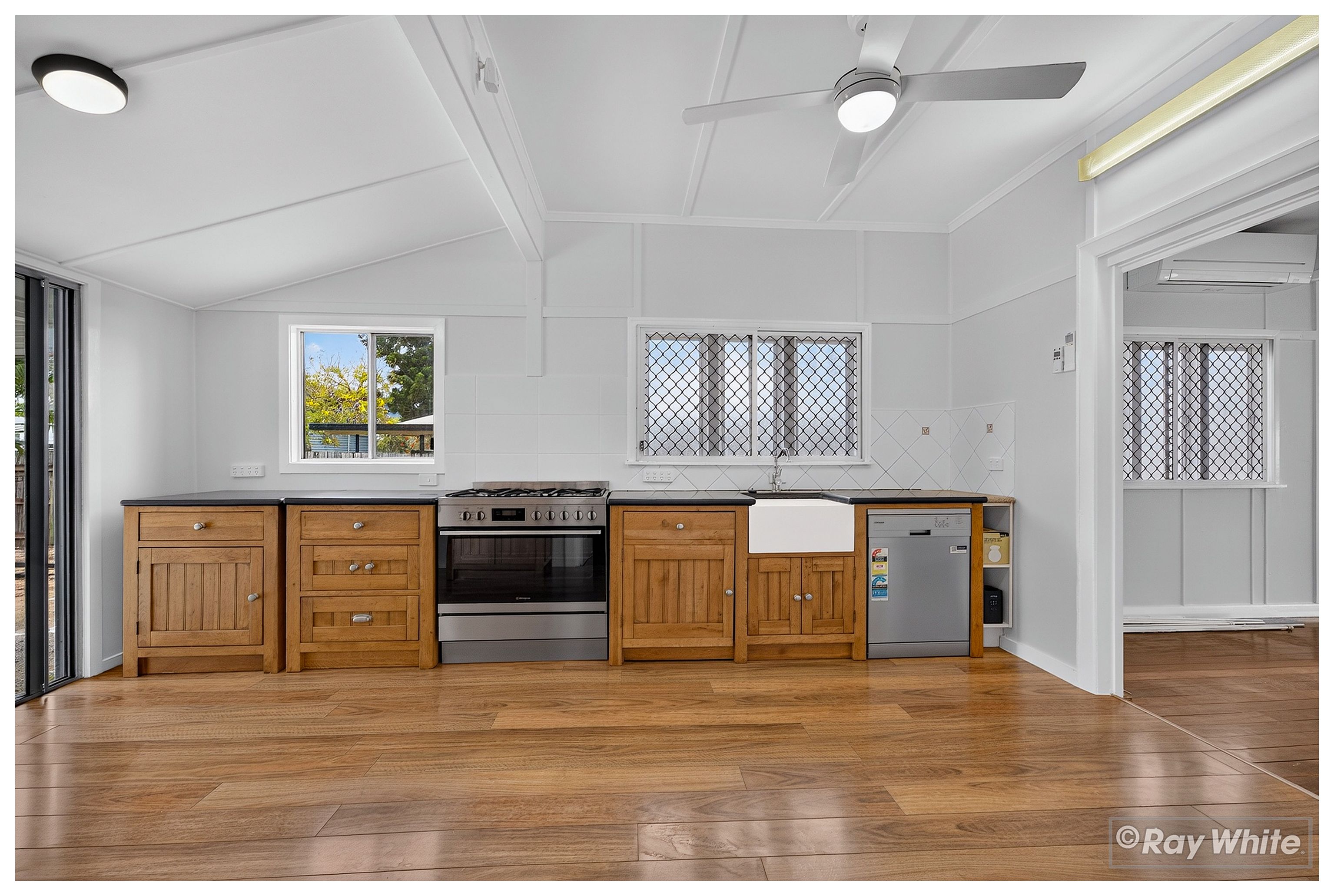 83 Leamington Street, Berserker, QLD 4701