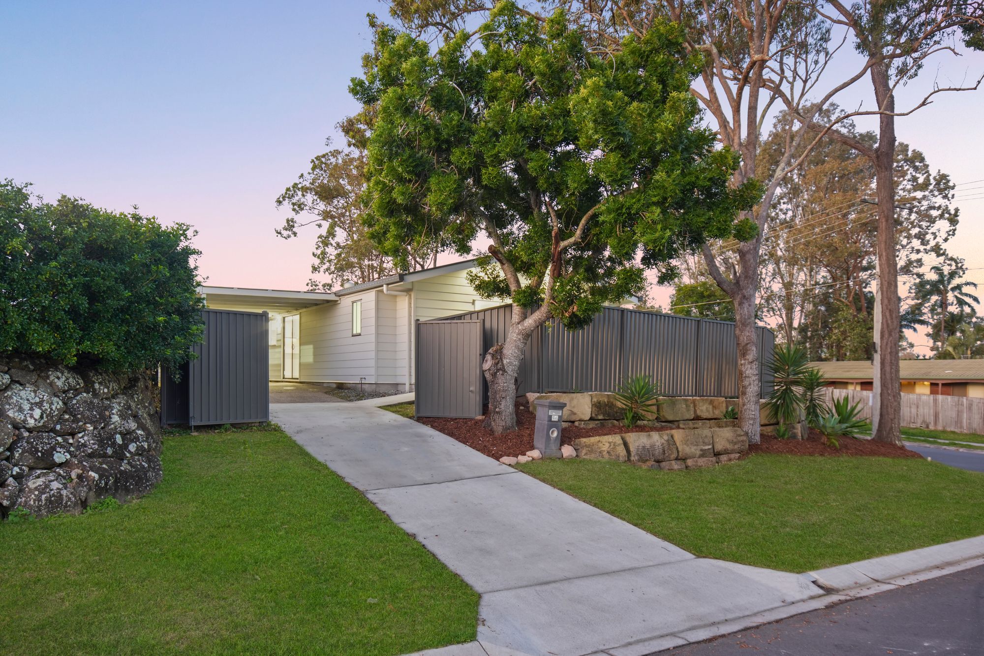 24 Girralong Street — photo 3 of 25