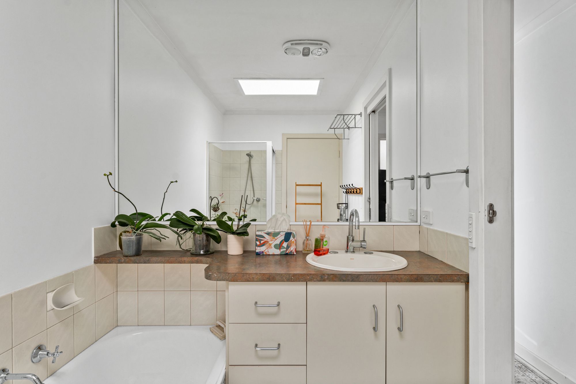 2/4 Greenlaw Crescent — photo 8 of 14