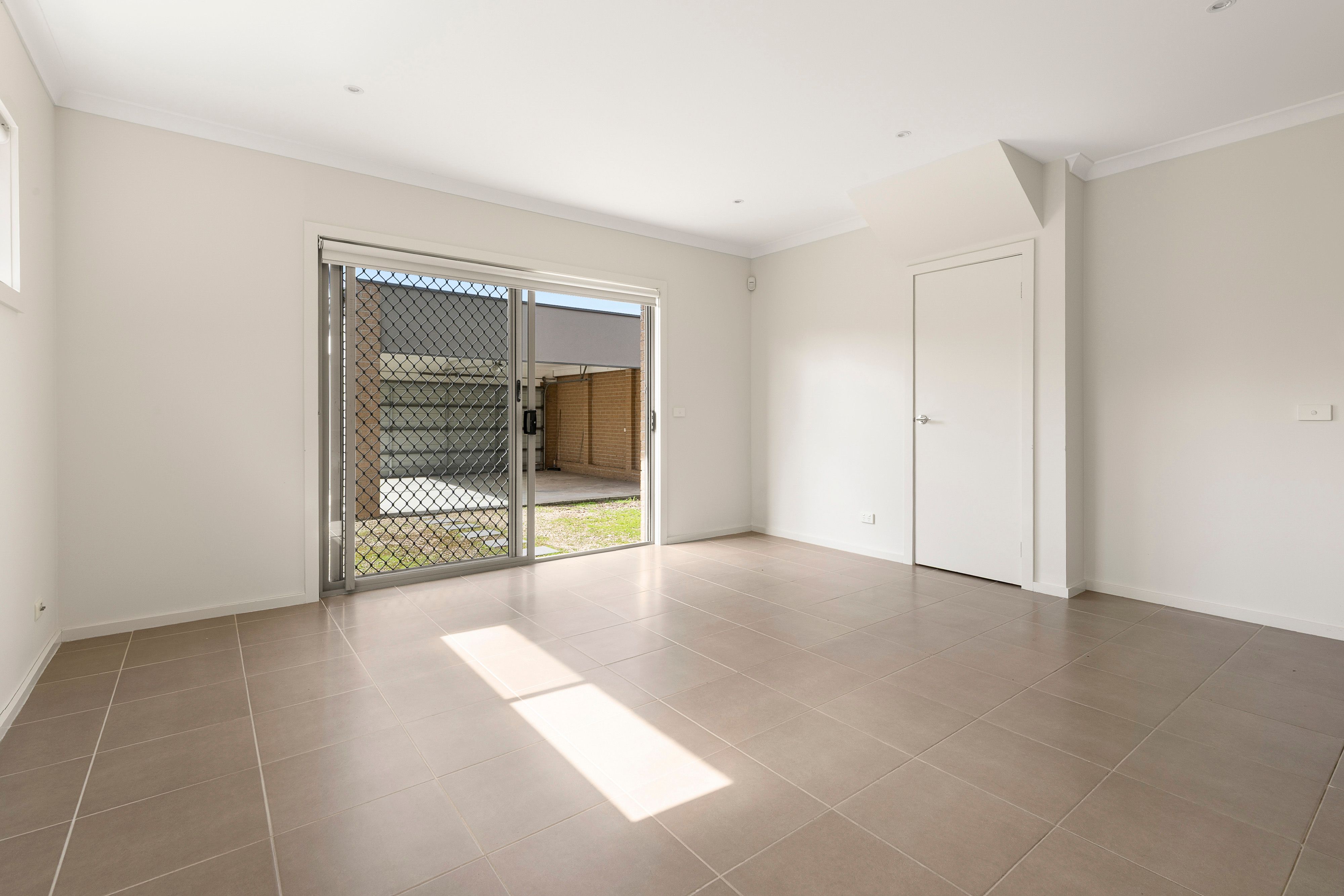 63 Lygon Drive — photo 4 of 21