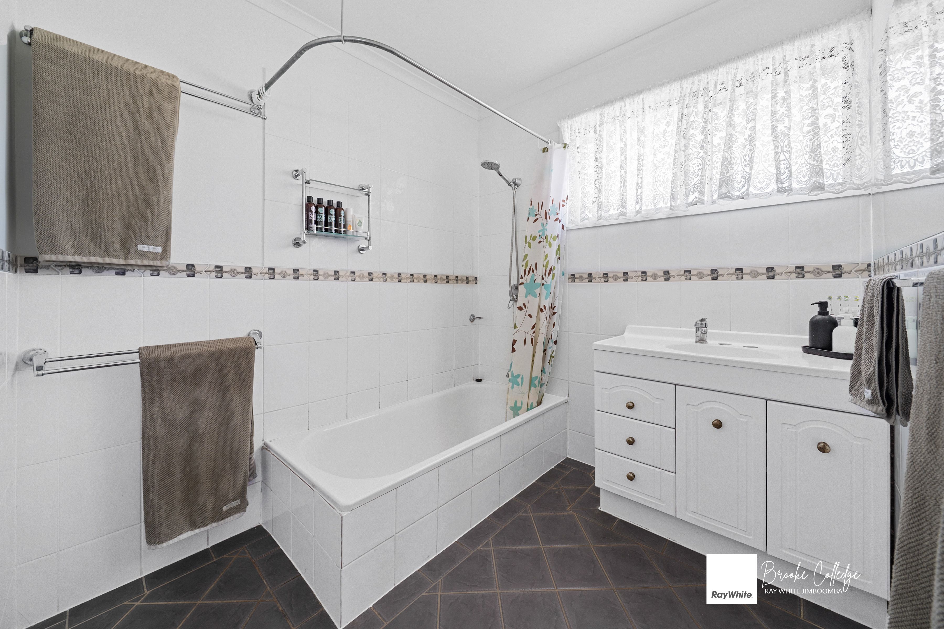 34 Bromelton Street — photo 12 of 21