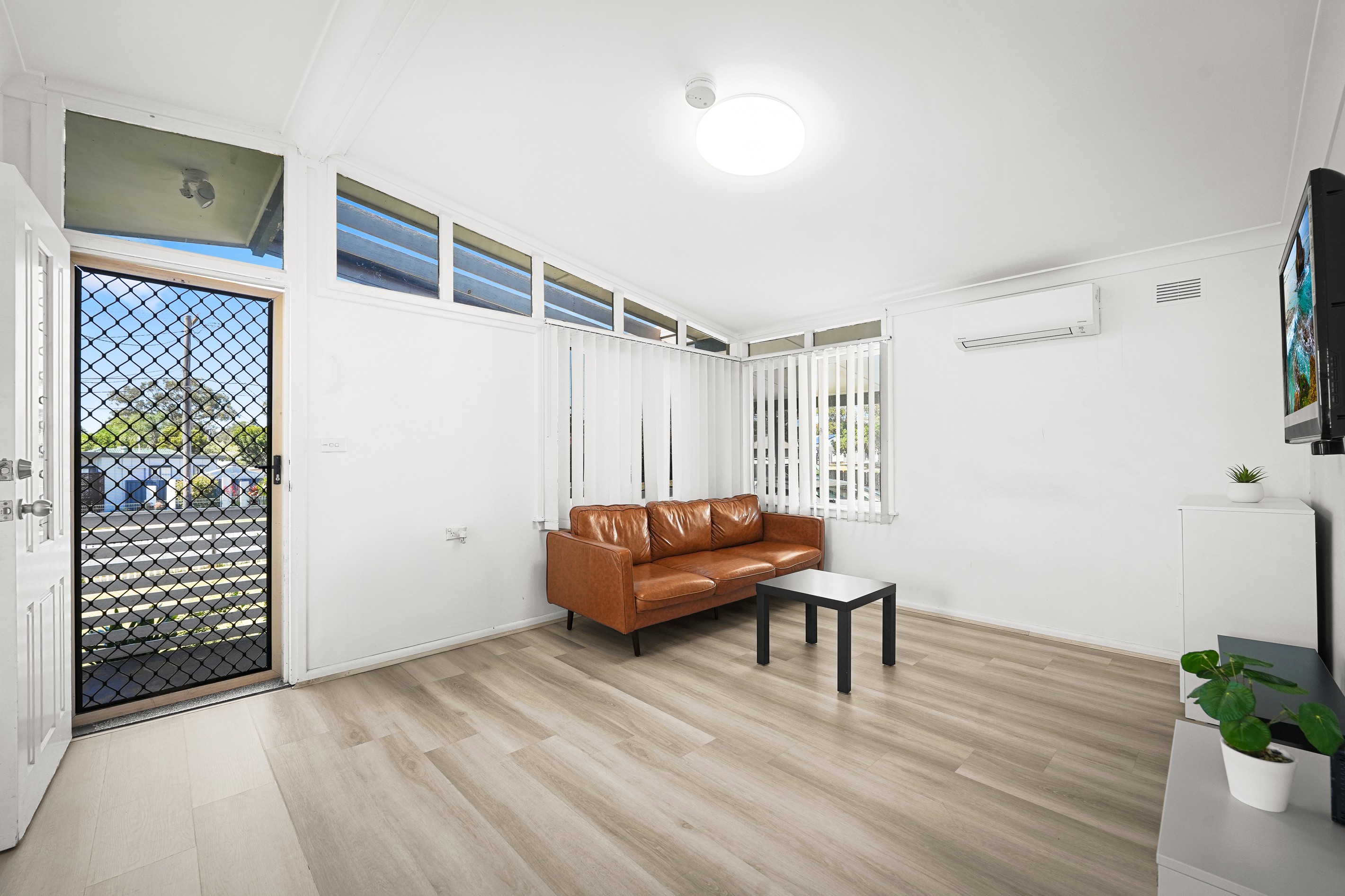 12 Rotorua Street, Lethbridge Park, NSW 2770