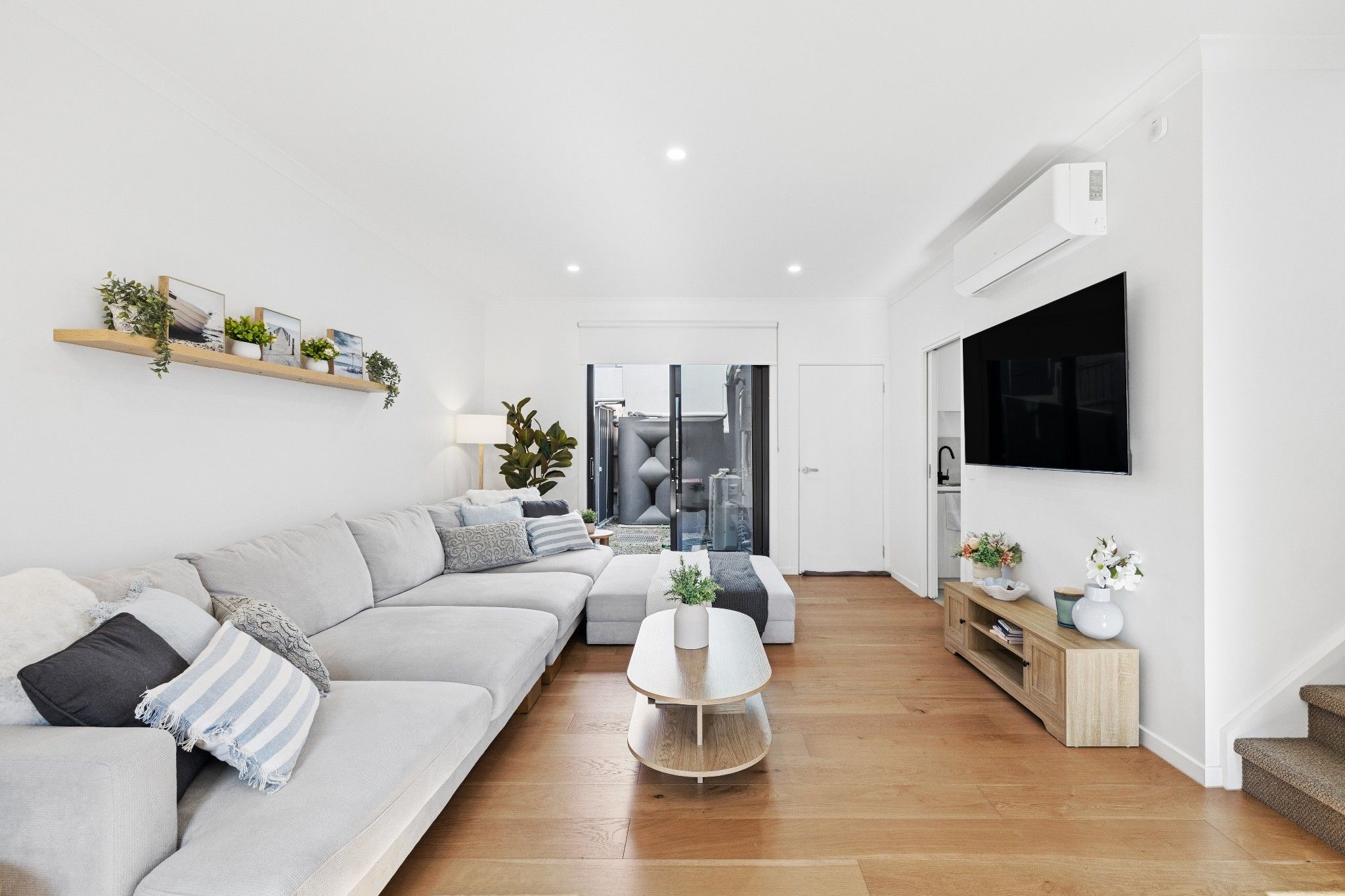 28 Annette Court — photo 4 of 15
