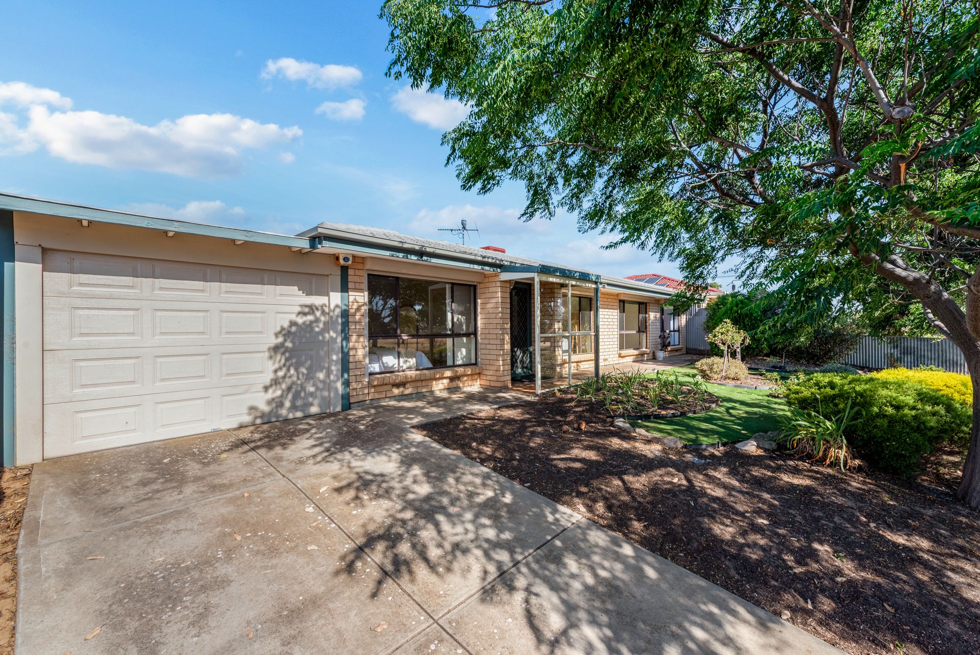 18 Brentwood Drive, Huntfield Heights SA 5163