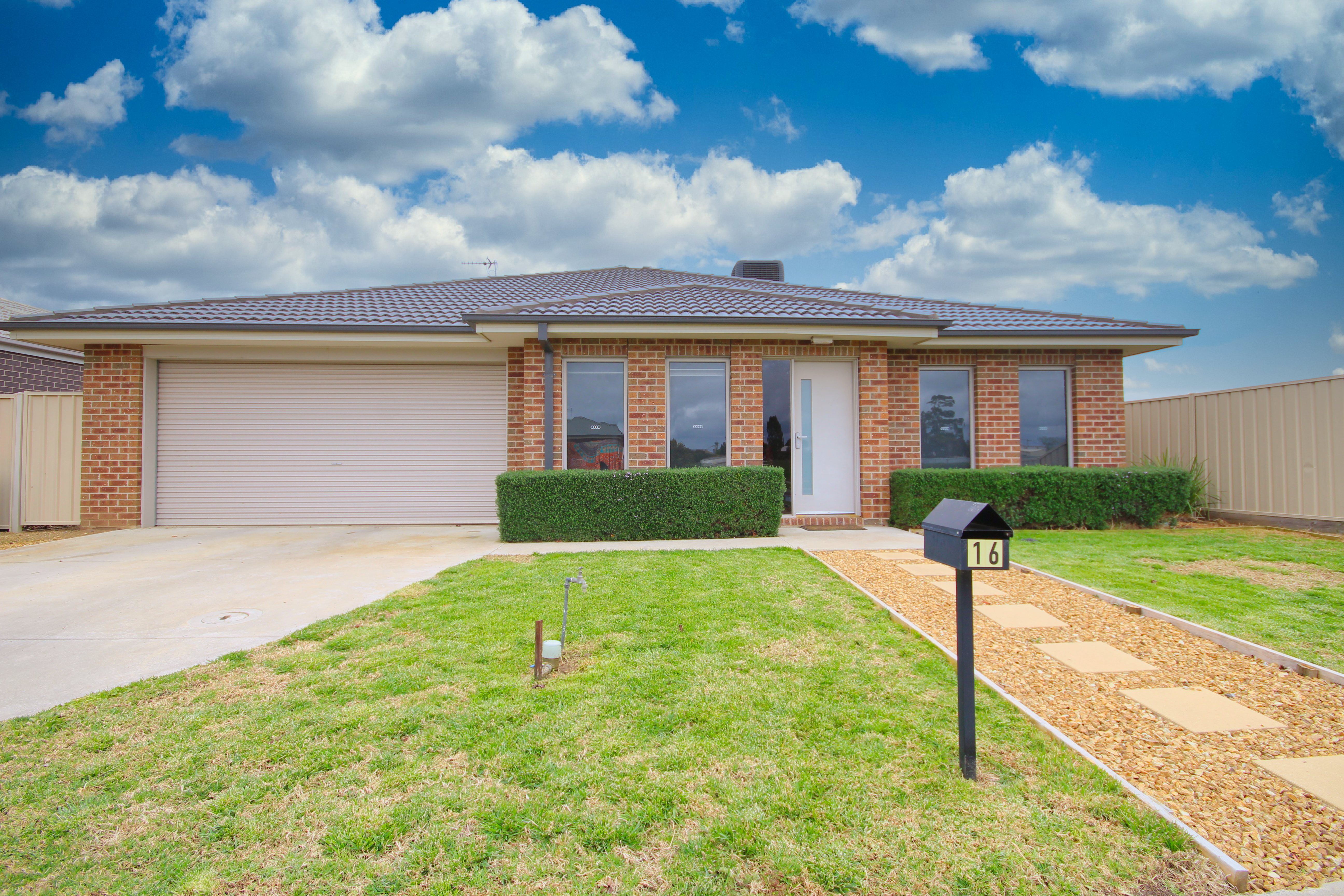 16 Hickson Street, Horsham VIC 3400