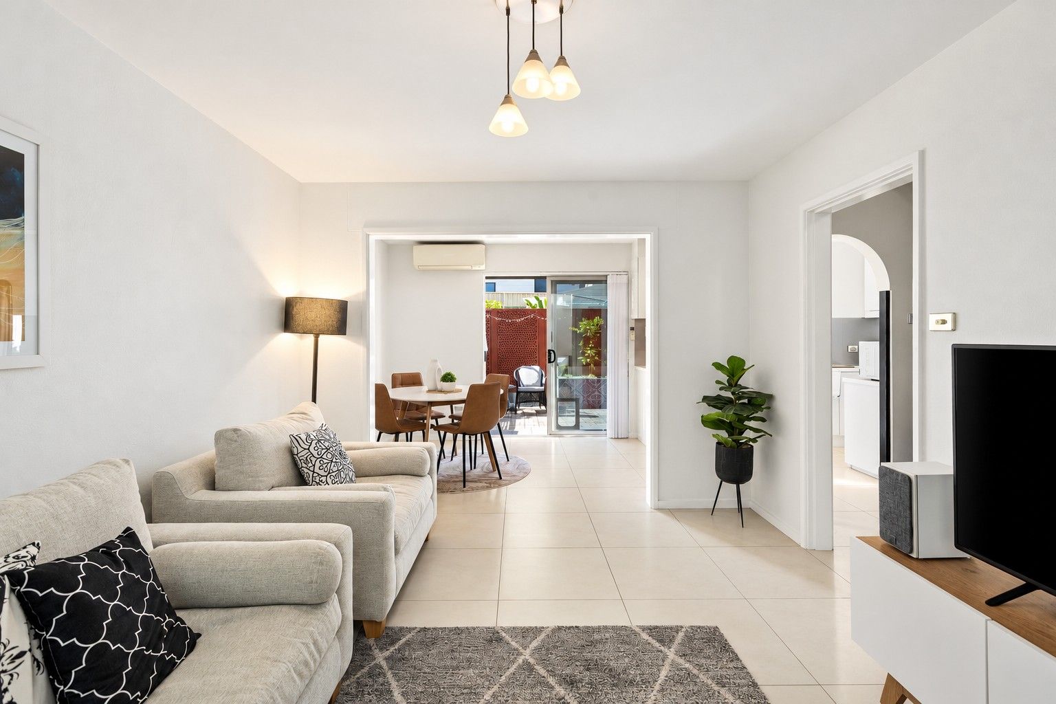 2/10 Marr Street — photo 3 of 11