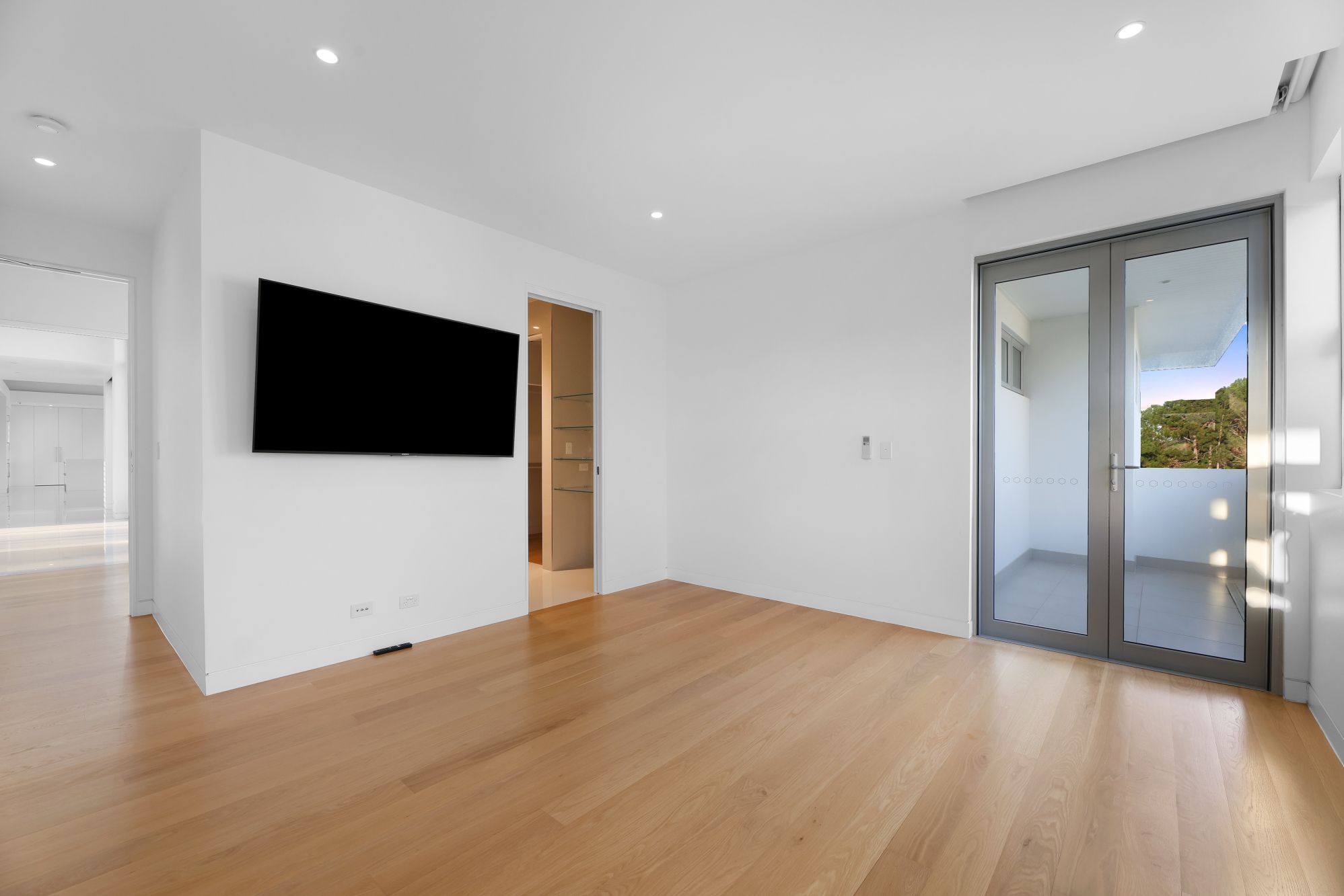 2102 The Circle — photo 10 of 24