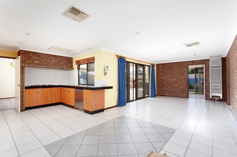 8 Mottee Road, Bateman, WA 6150