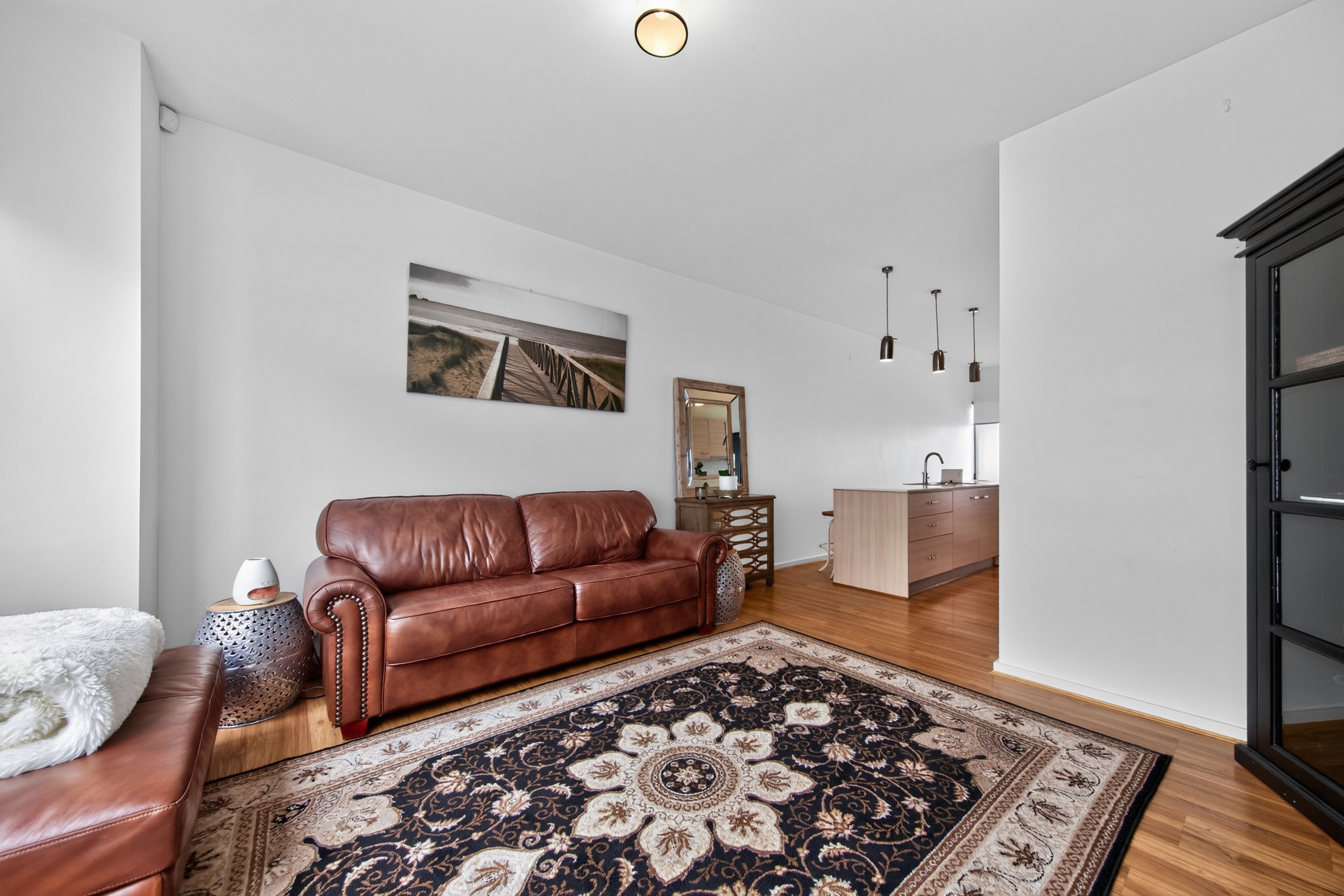 4/7 St Kitts Place — photo 4 of 15