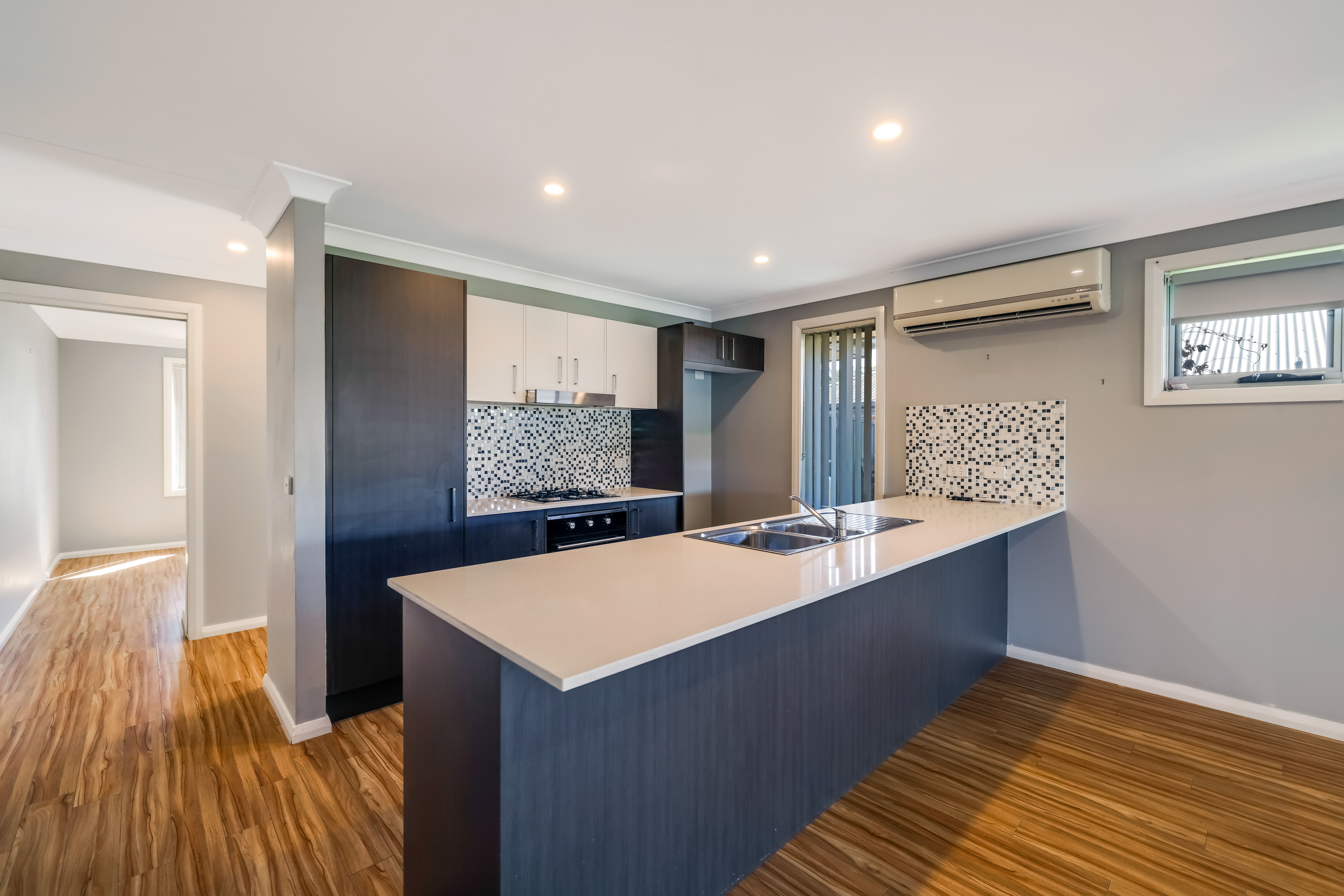 6 Peacehaven Way — photo 8 of 15