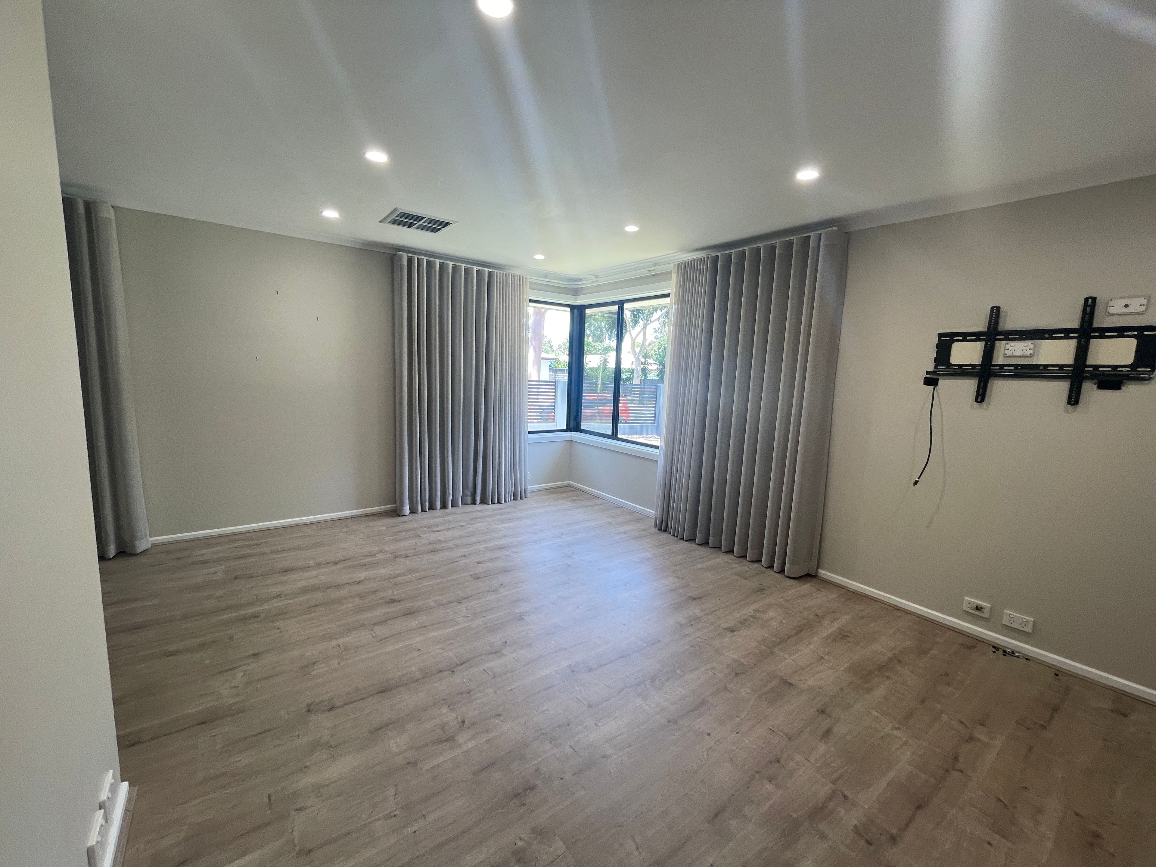 8 Target Hill Road, Salisbury Heights, SA 5109 - Leased House - Ray ...