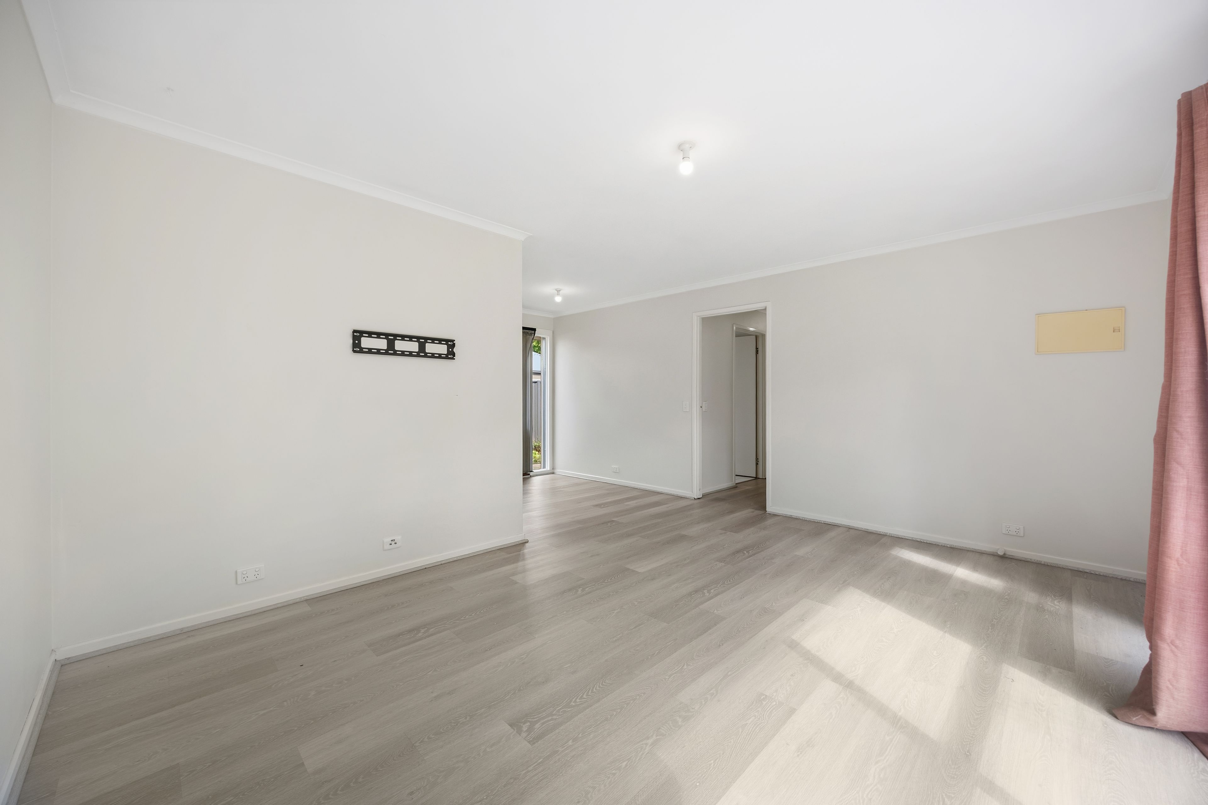 311 Palmerston Street — photo 5 of 18