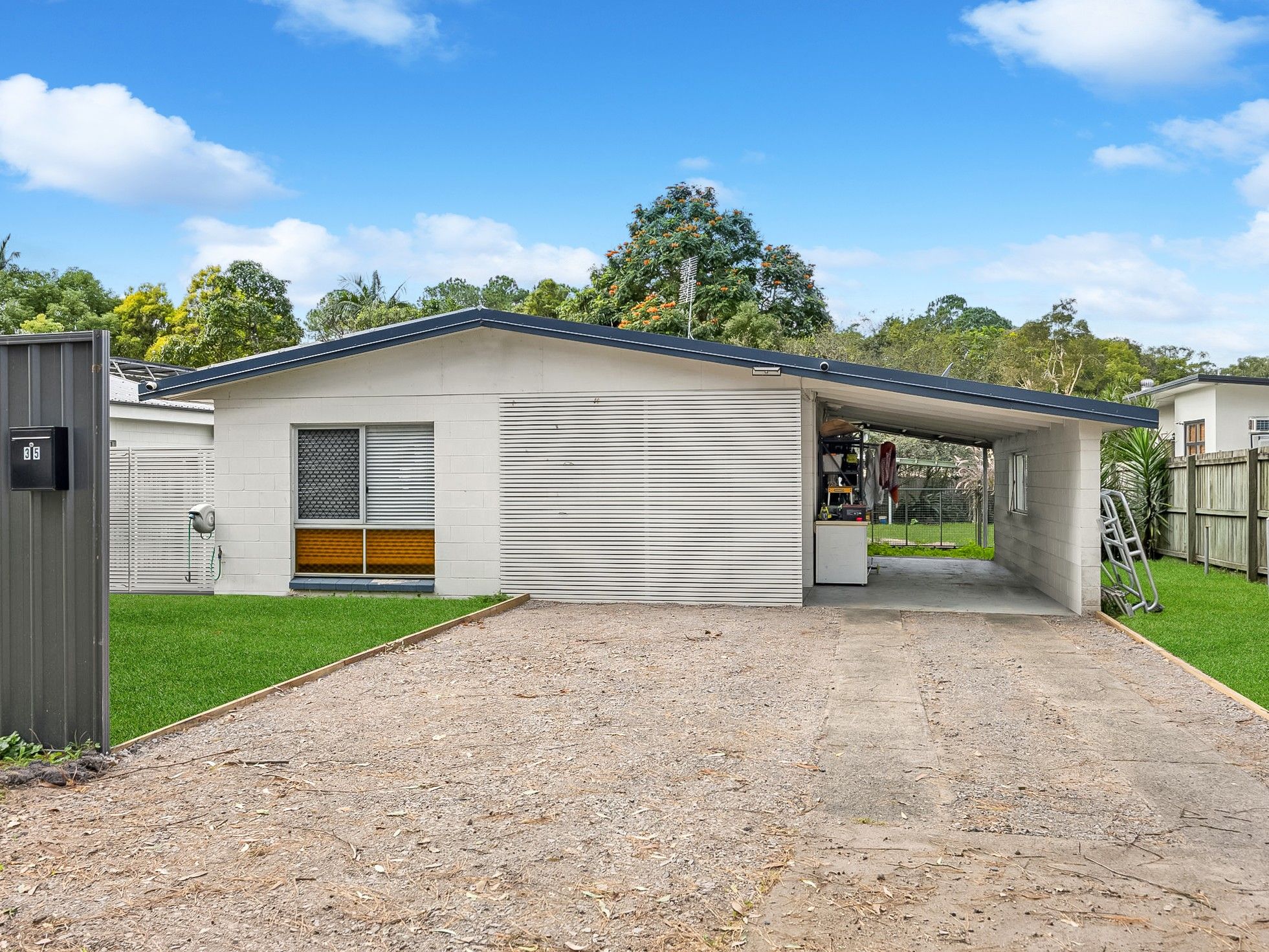 35 Beerwah Parade, Beerwah, QLD 4519