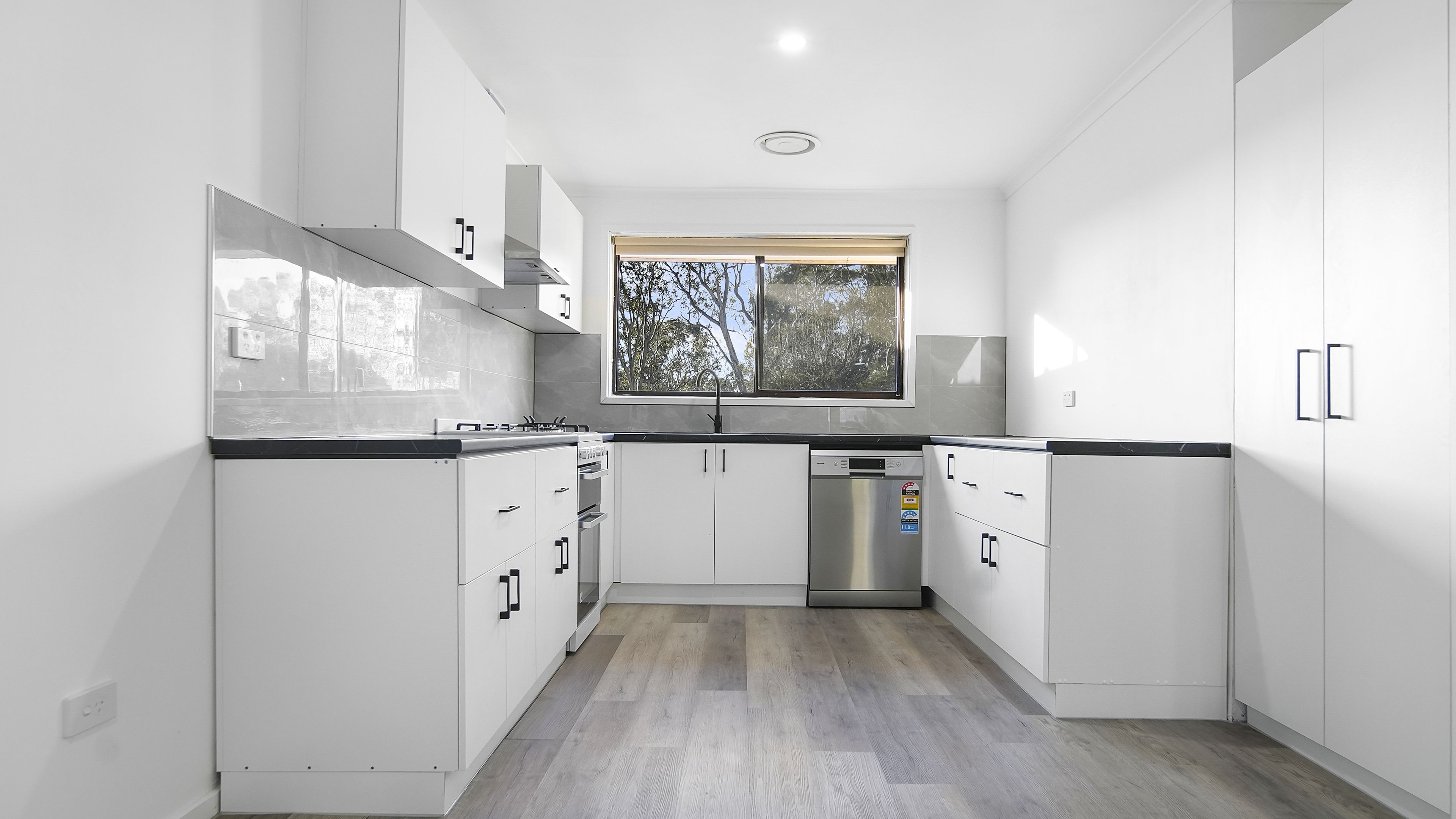52 Kilberry Crescent — photo 4 of 10