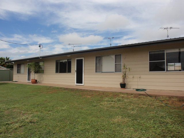 2/20 White Street, Emerald, QLD 4720