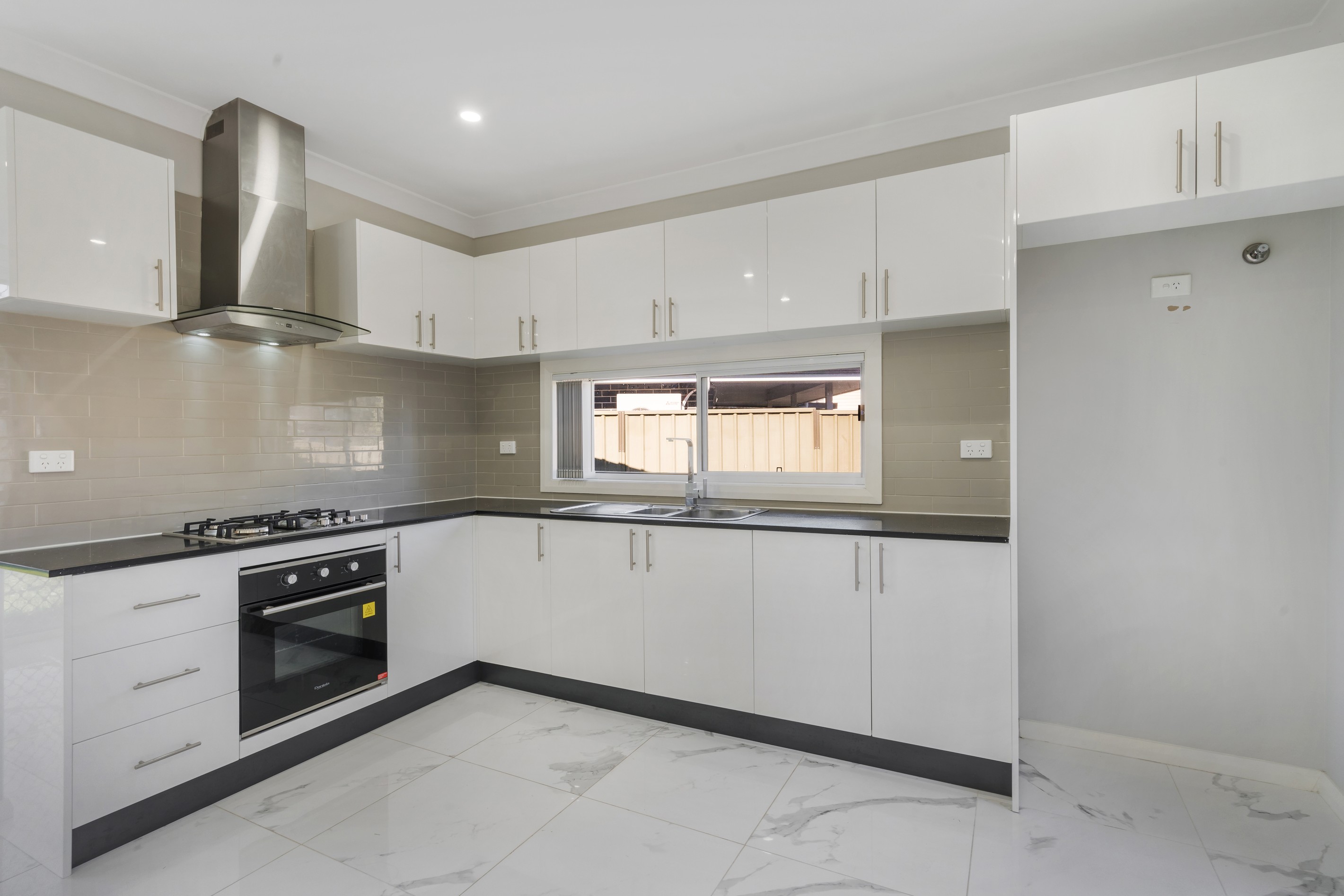 5A Savery Place, Fairfield West, NSW 2165