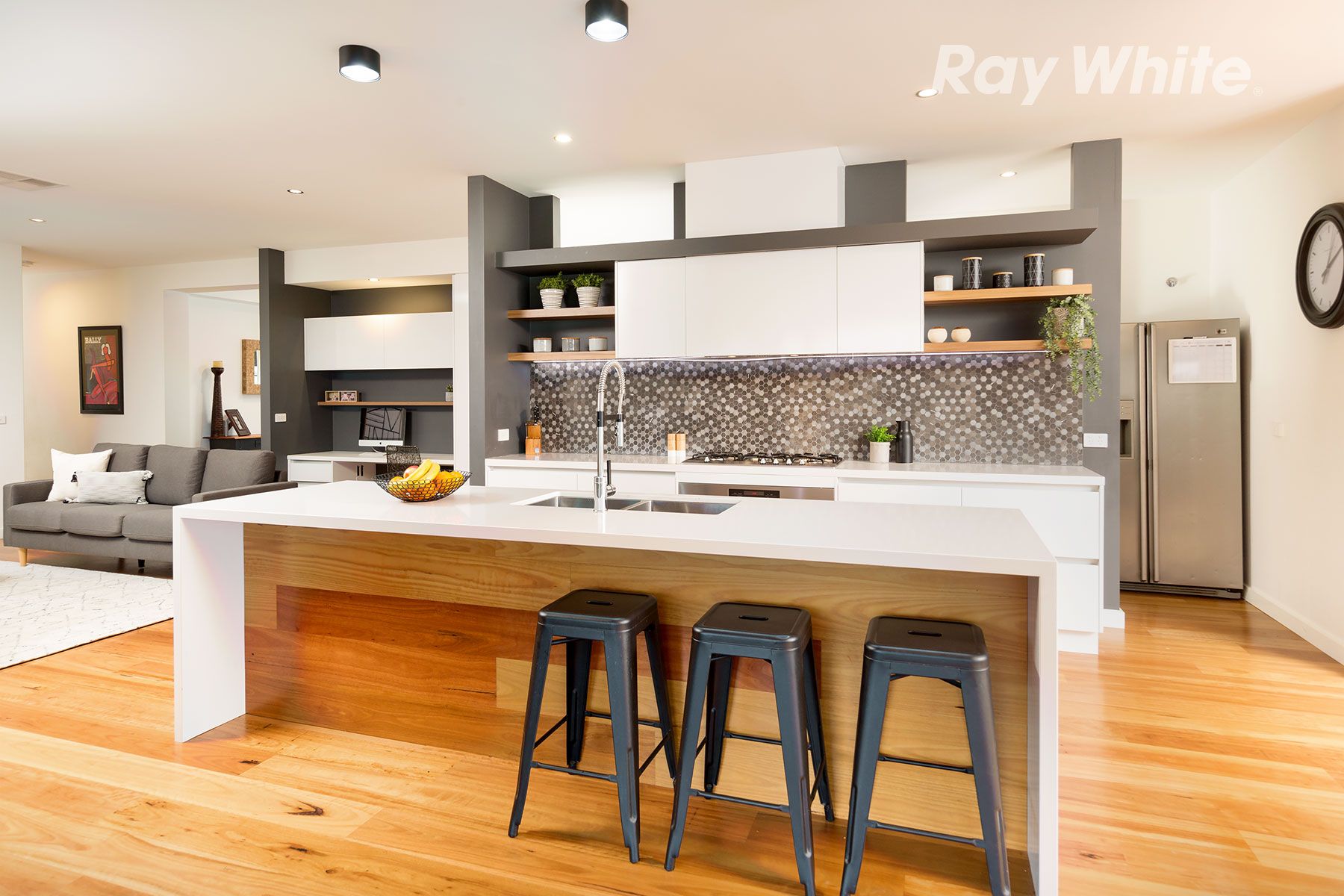 2 Regent Street, Springdale Heights, NSW 2641