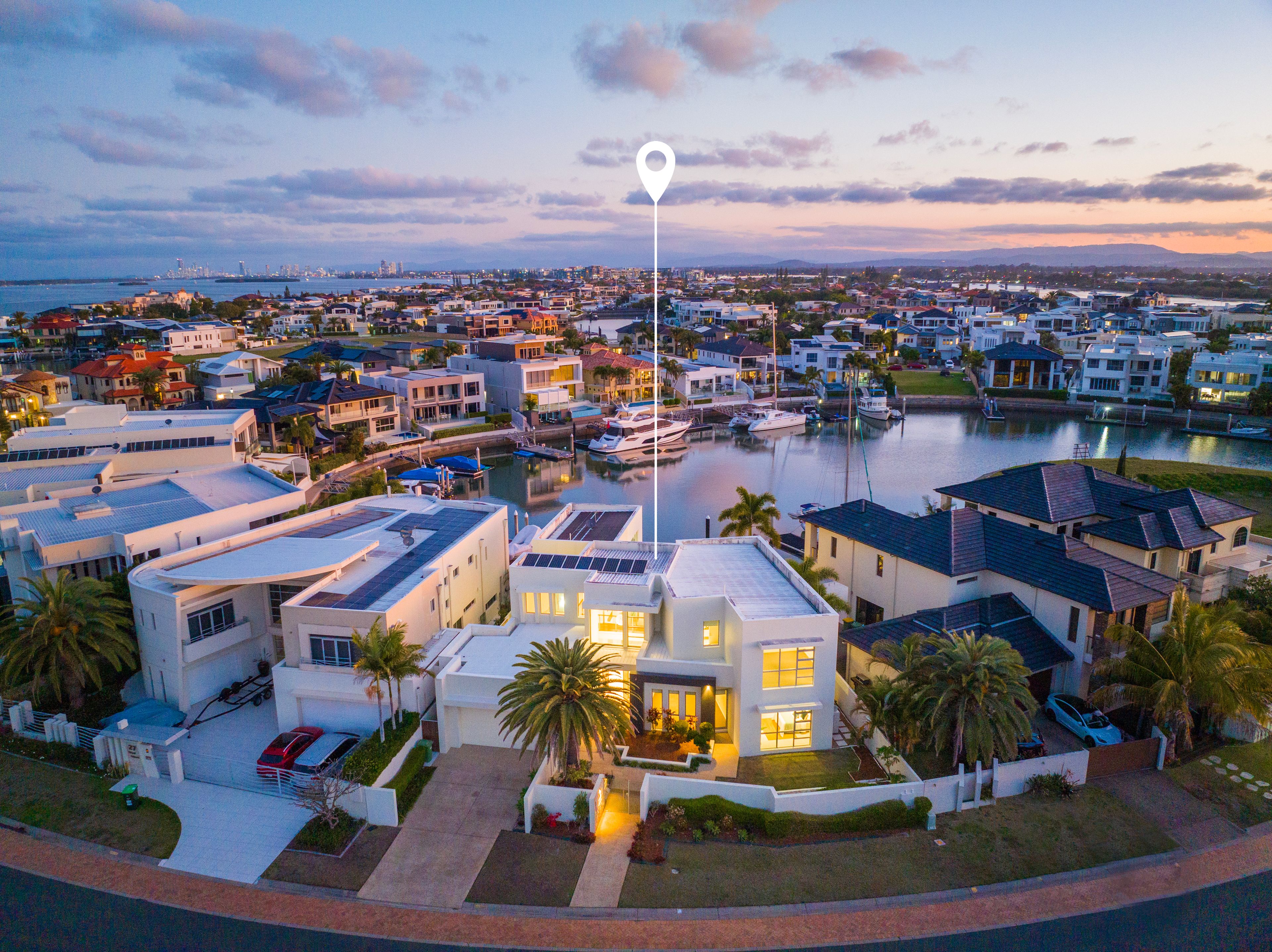 25 Royal Albert Crescent, Sovereign Islands, QLD 4216