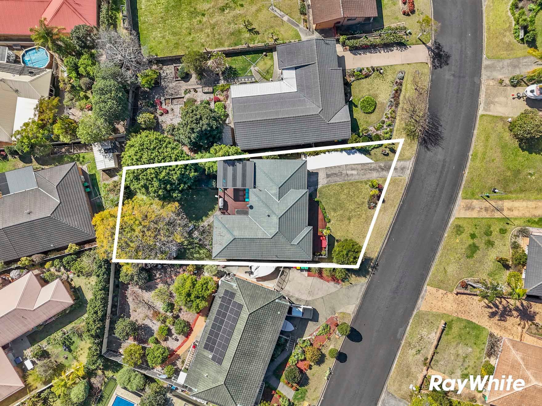 8 Wills Crescent — photo 27 of 30