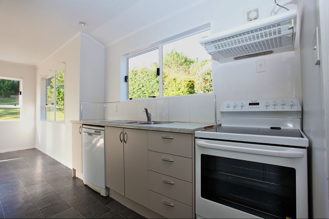 11 Sispara Place, Beach Haven, North Shore City