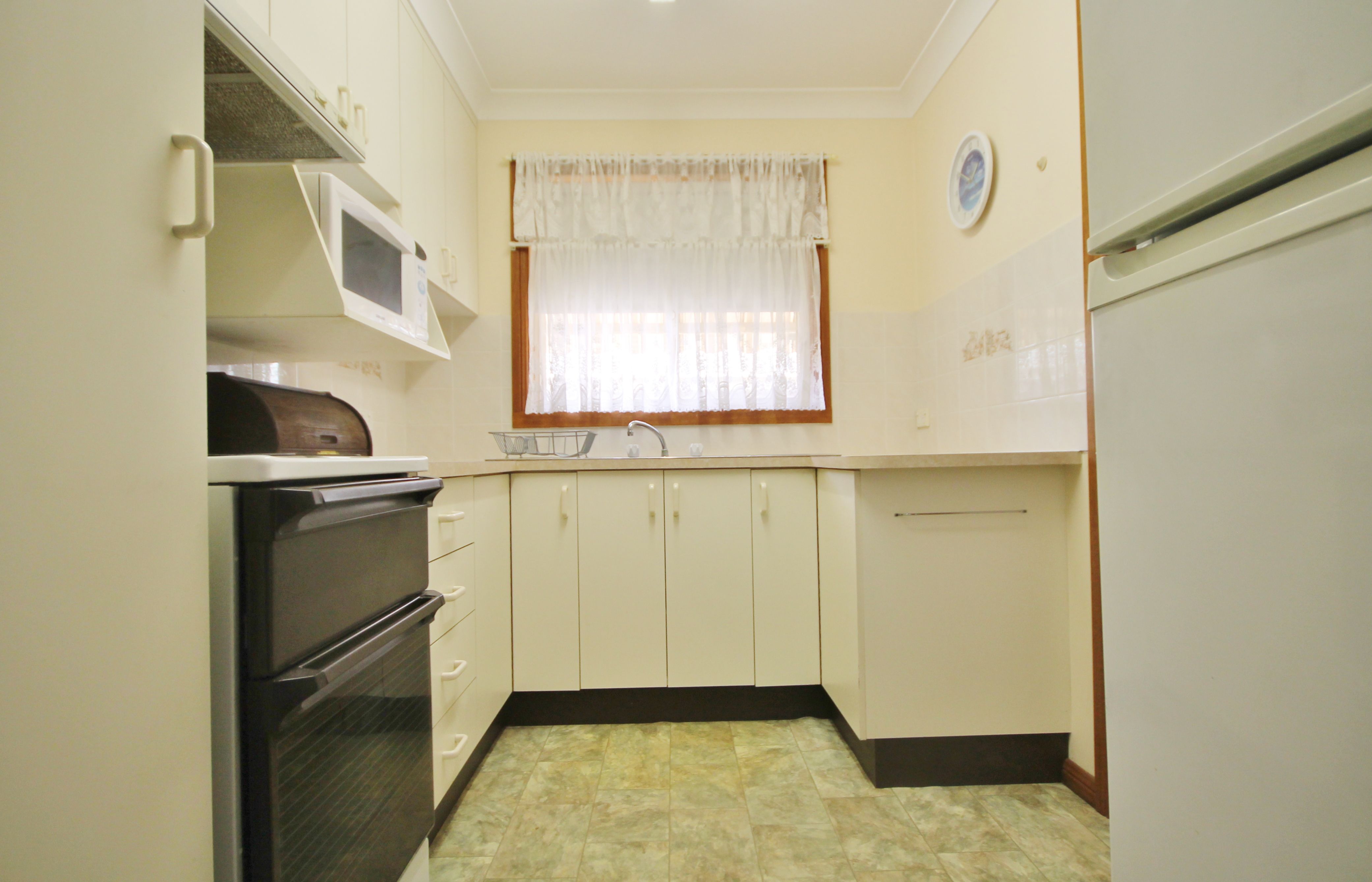 4/10-12 Blackett Avenue, Young, NSW 2594