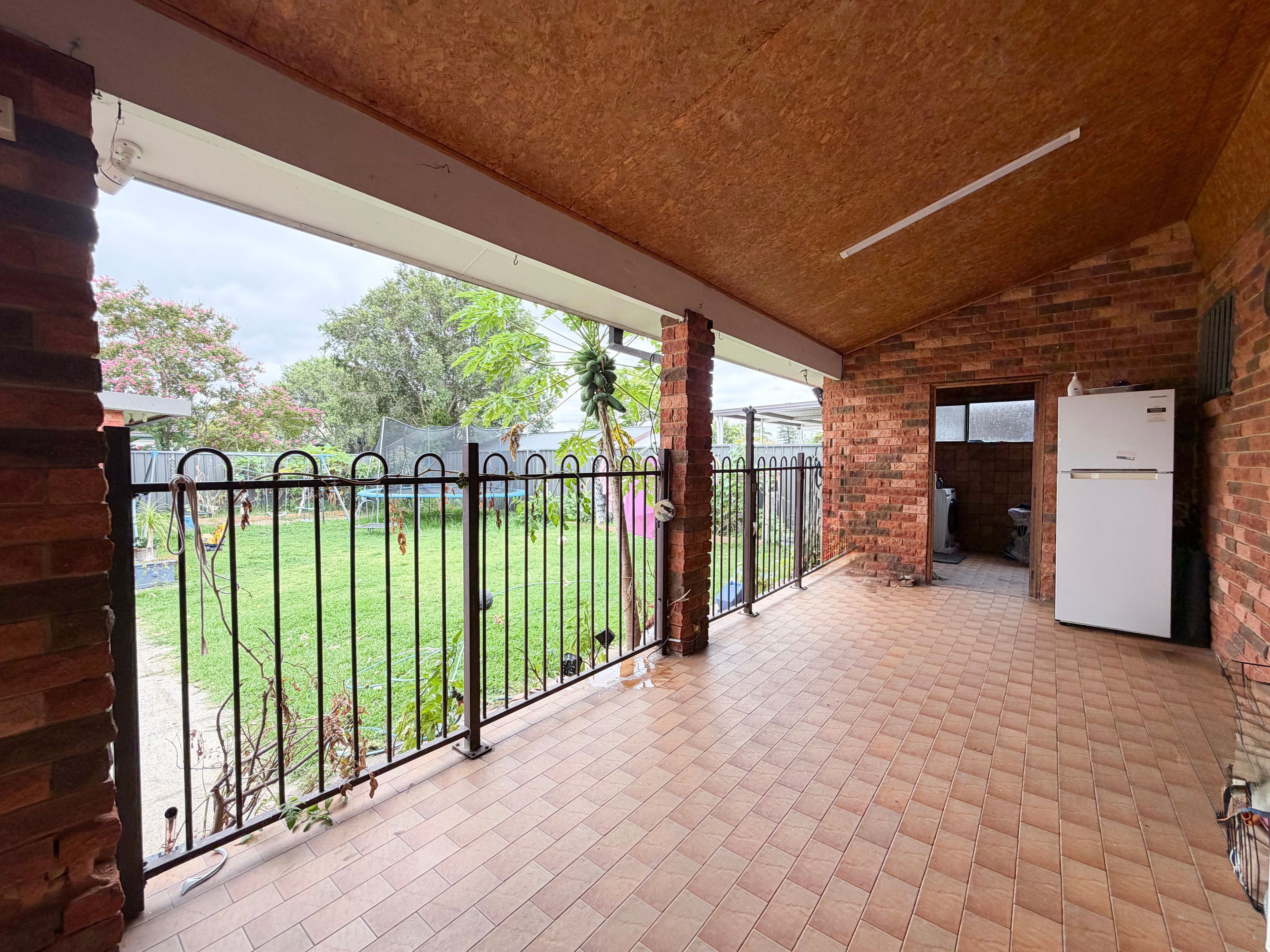 8 Dan Crescent, Colyton, NSW