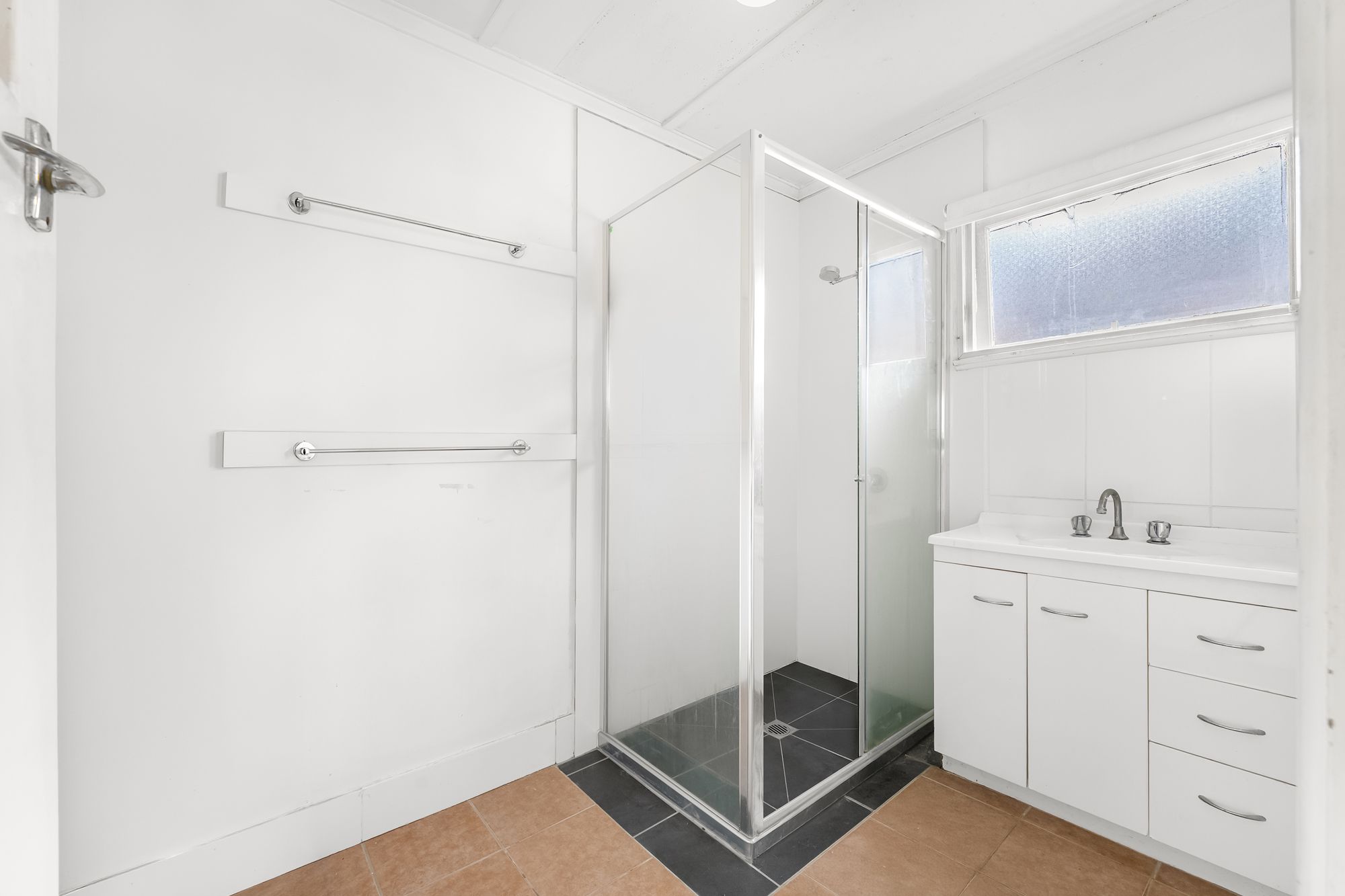 16 Railway Street — photo 9 of 13