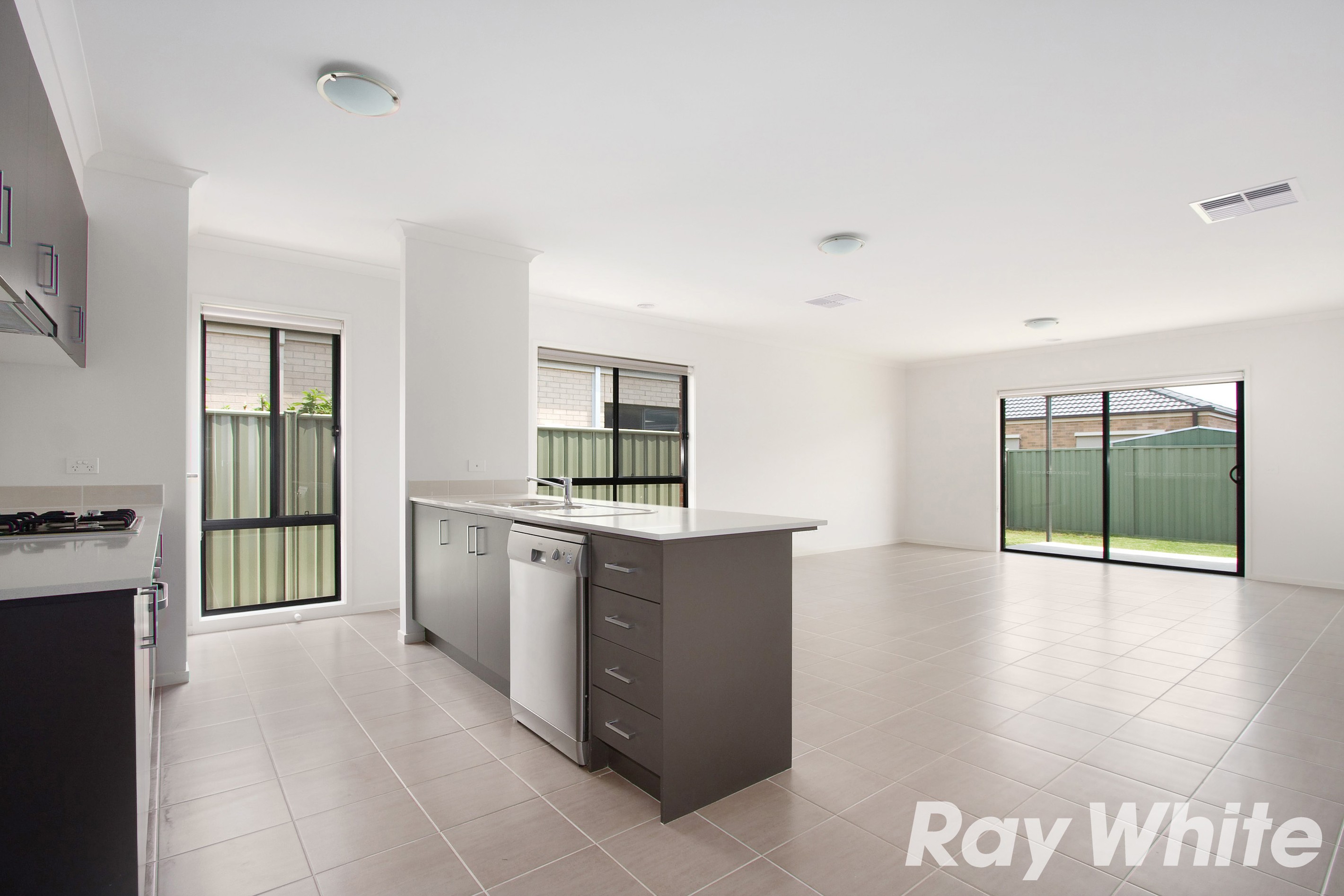30 Moore Mews, Pakenham, VIC 3810