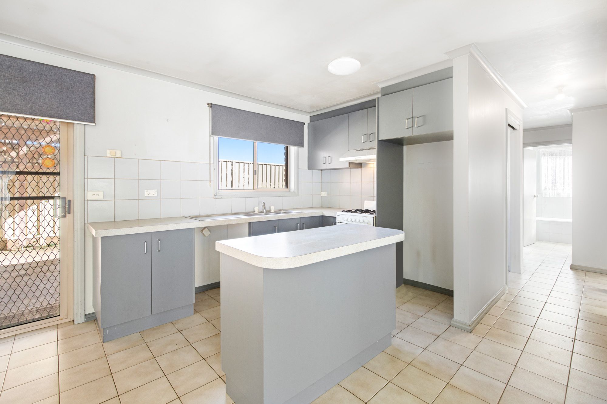 4/13 Deutgam Street, Werribee, VIC 3030