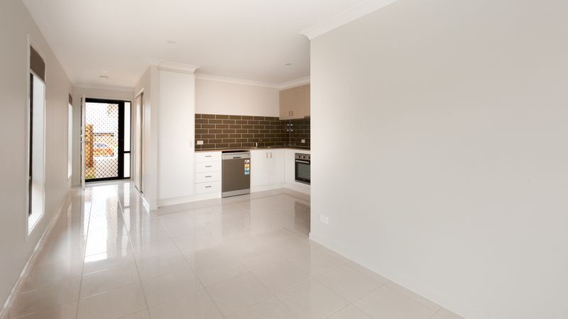 2/14 Stormbird Street, Redbank Plains, QLD 4301