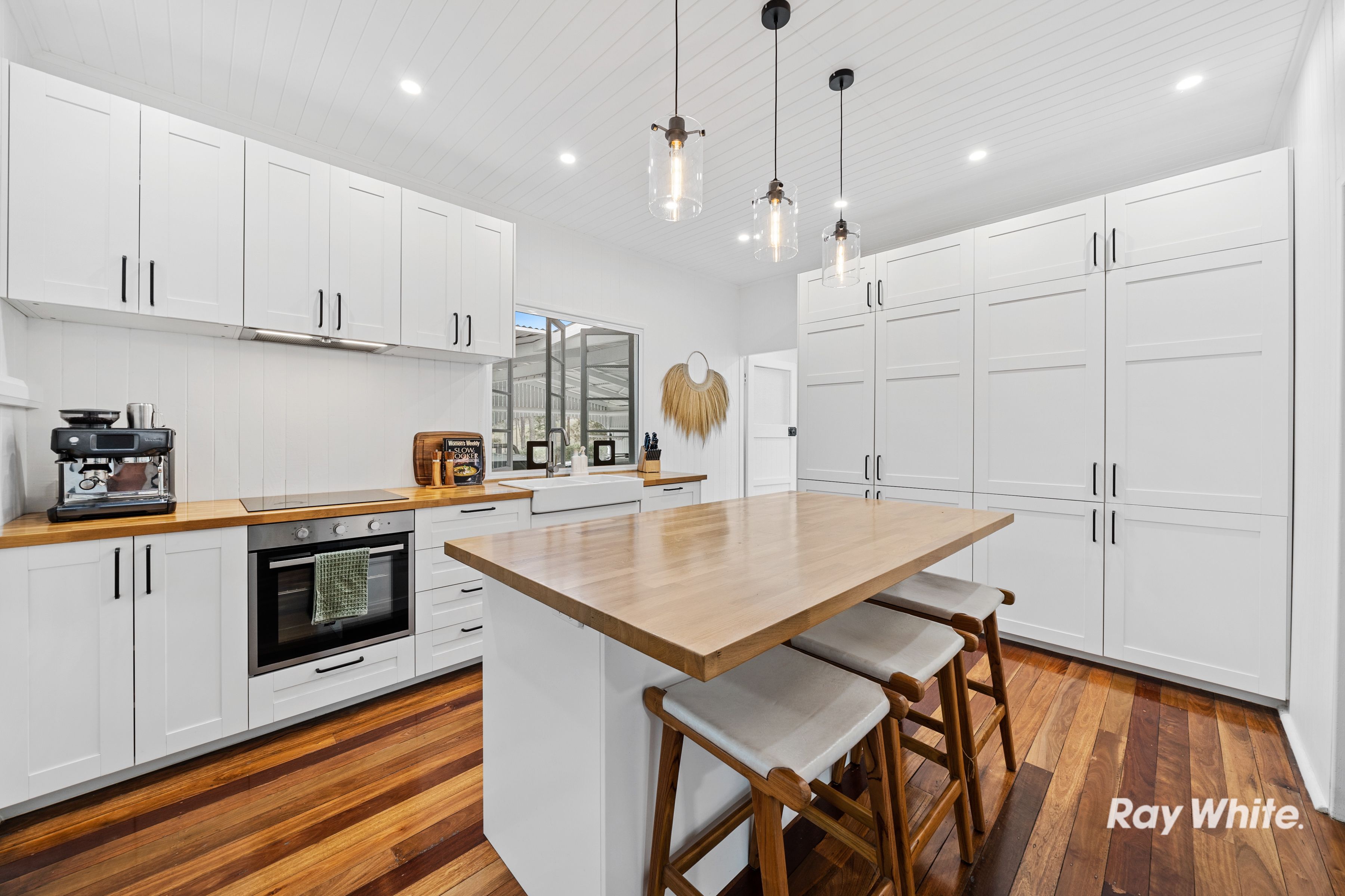 178-184 Sharton Avenue — photo 10 of 19