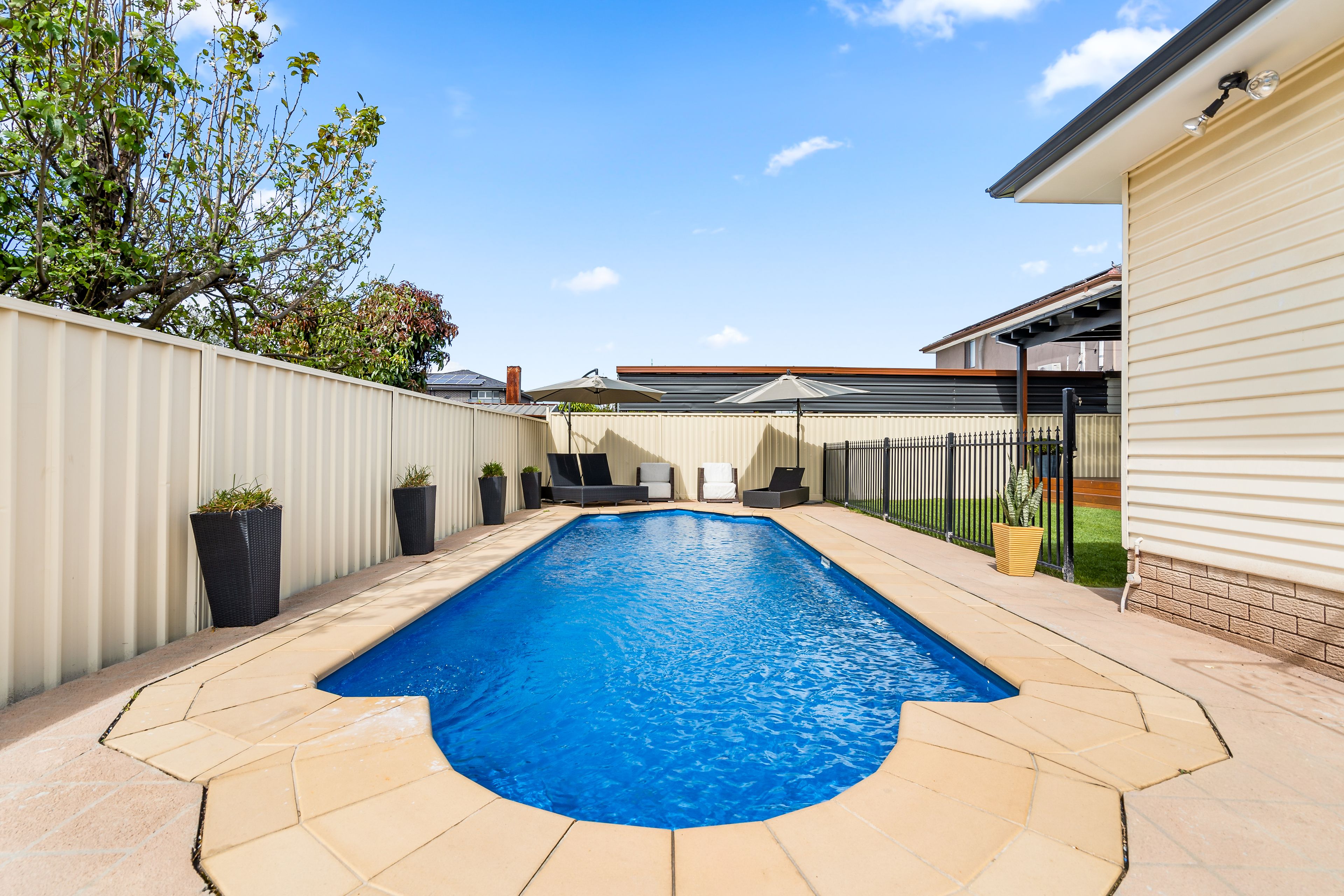 15 Ainslie Street — photo 9 of 9