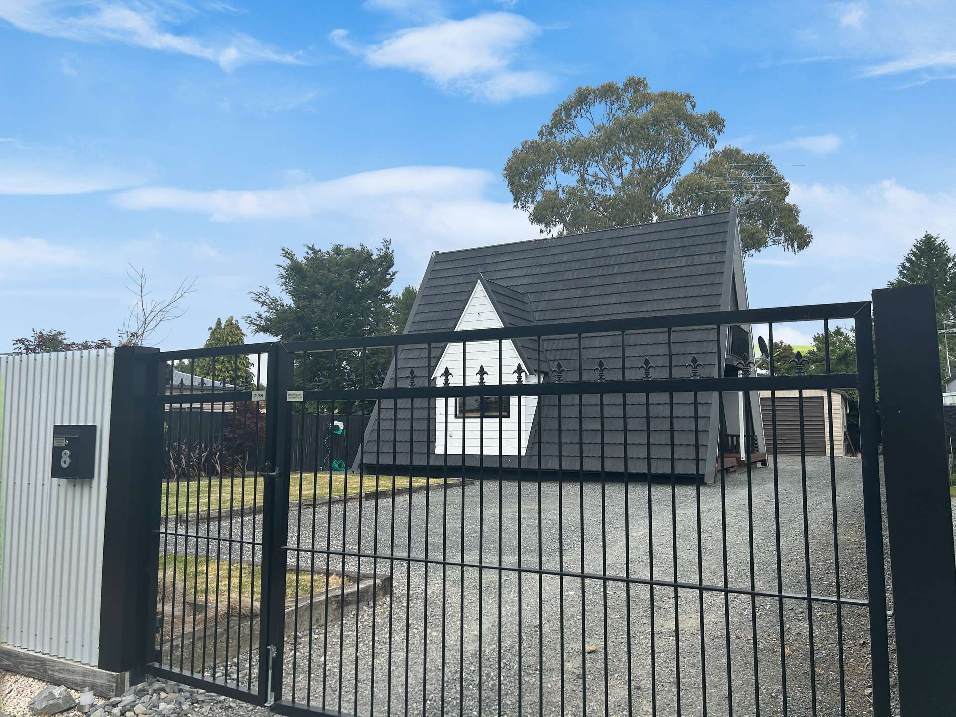 8 Farquhar Place photo 13
