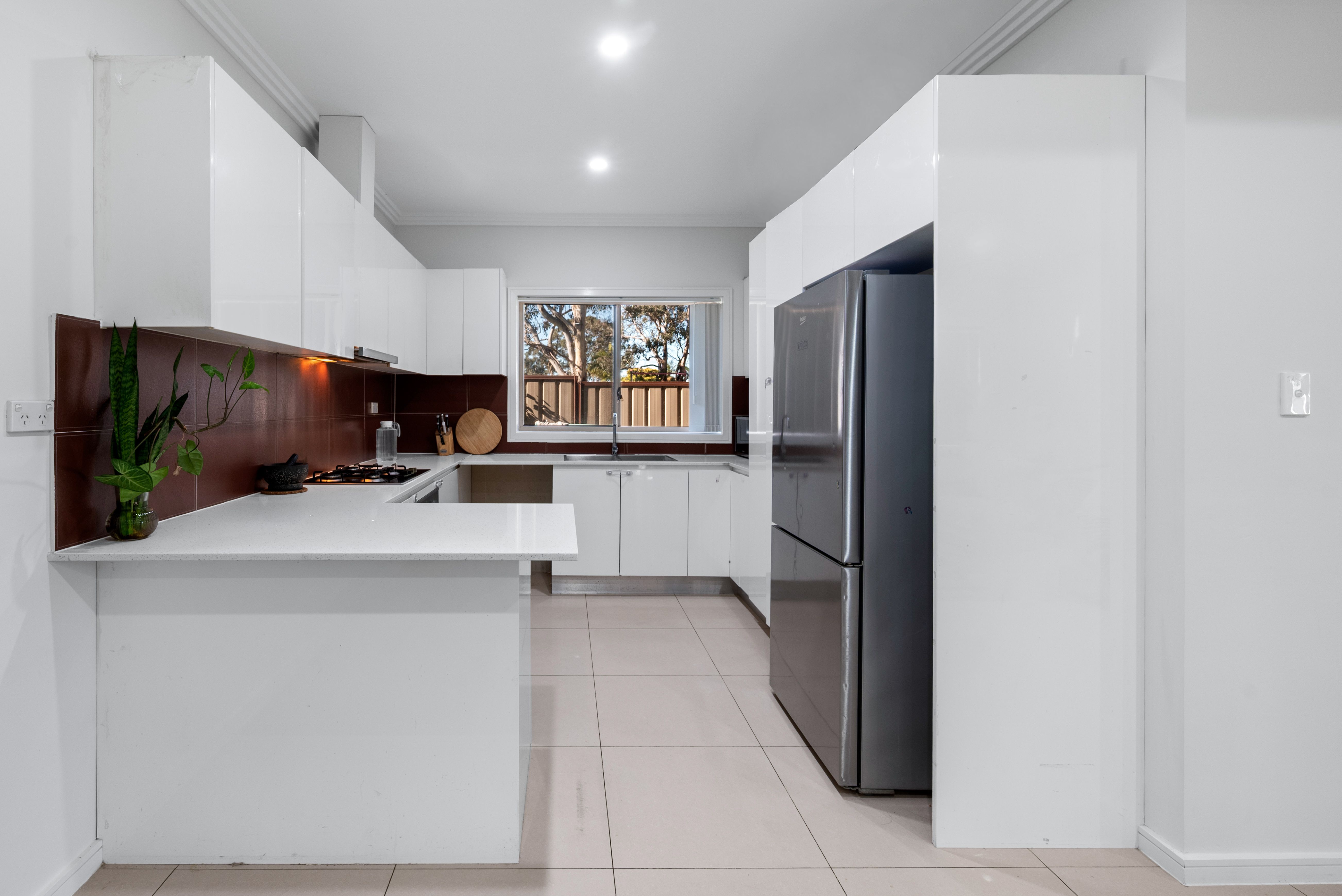 1/16 Groundsel Avenue, Macquarie Fields, NSW 2564