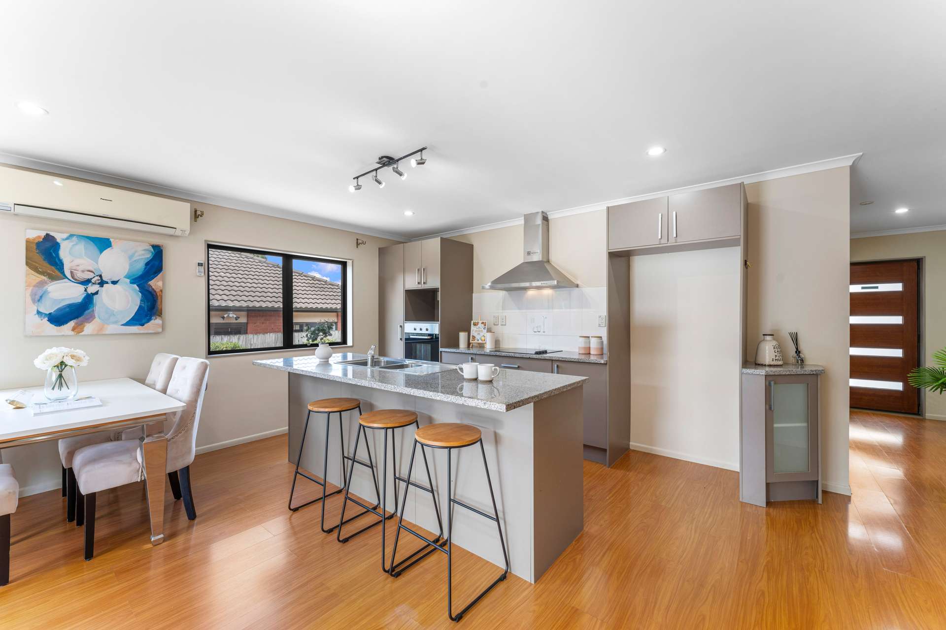 10a Evans Road photo 4