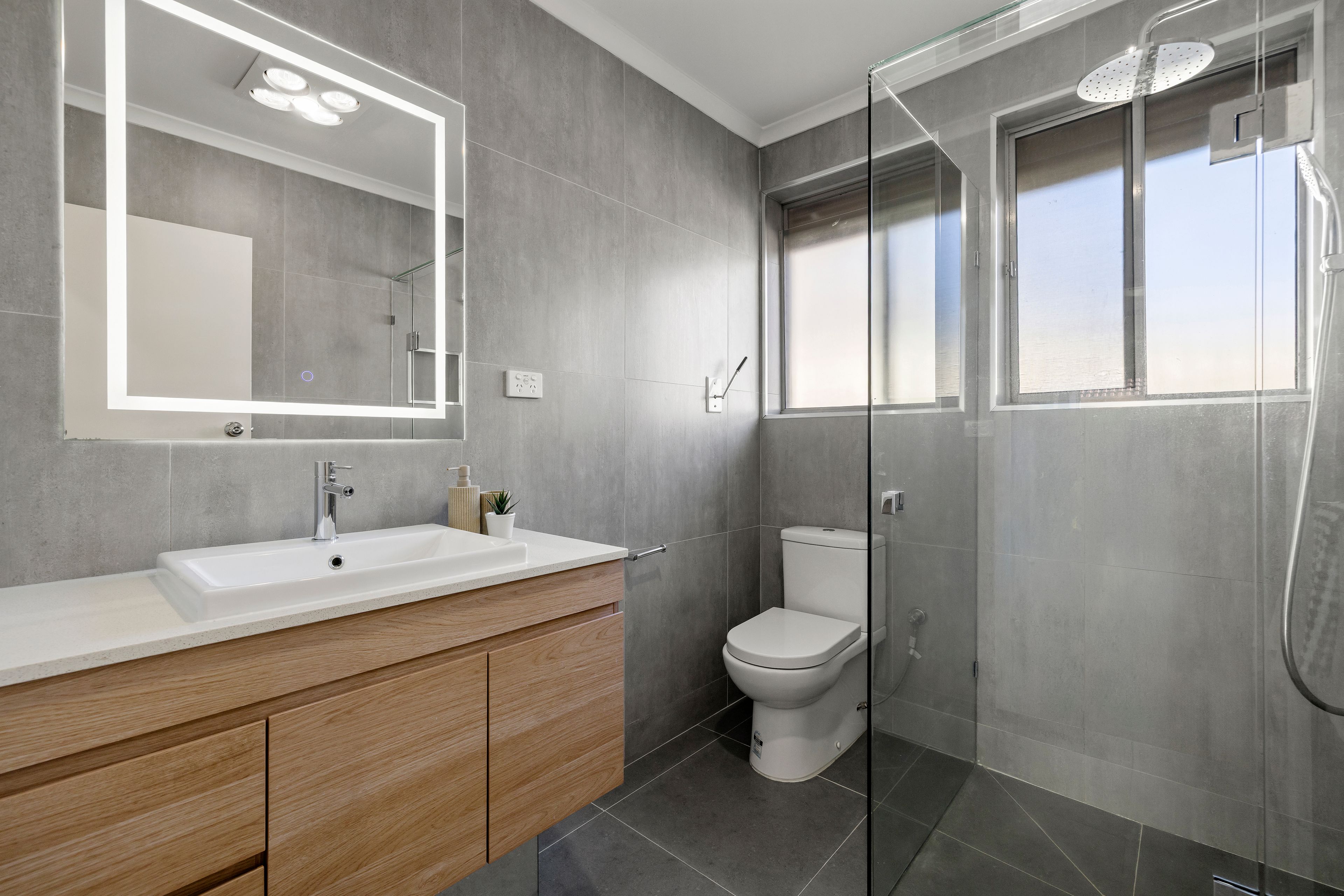 52 Denver Crescent — photo 10 of 20