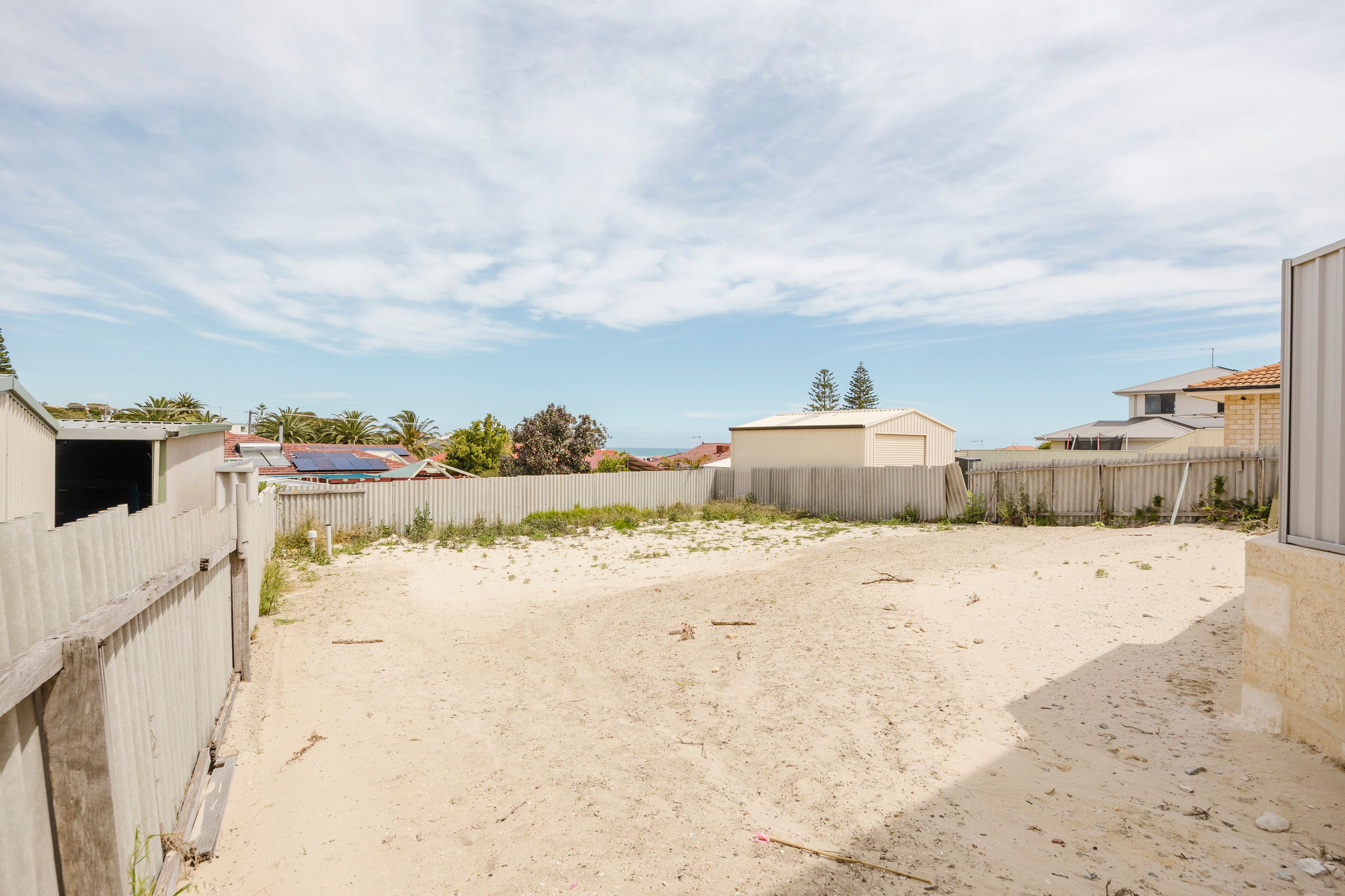 18 White Road — photo 4 of 12