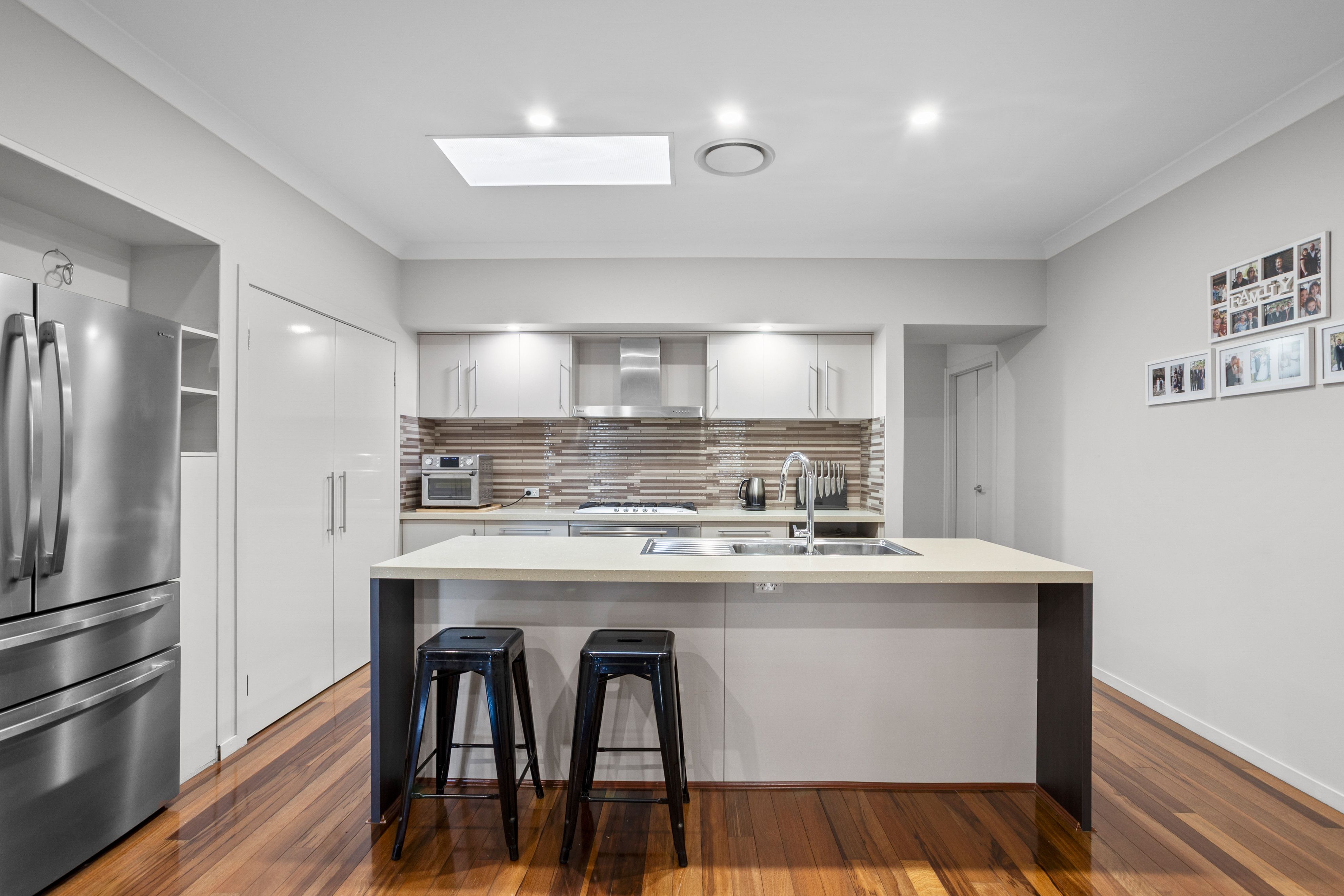 13 Sandy Bay Avenue — photo 3 of 12