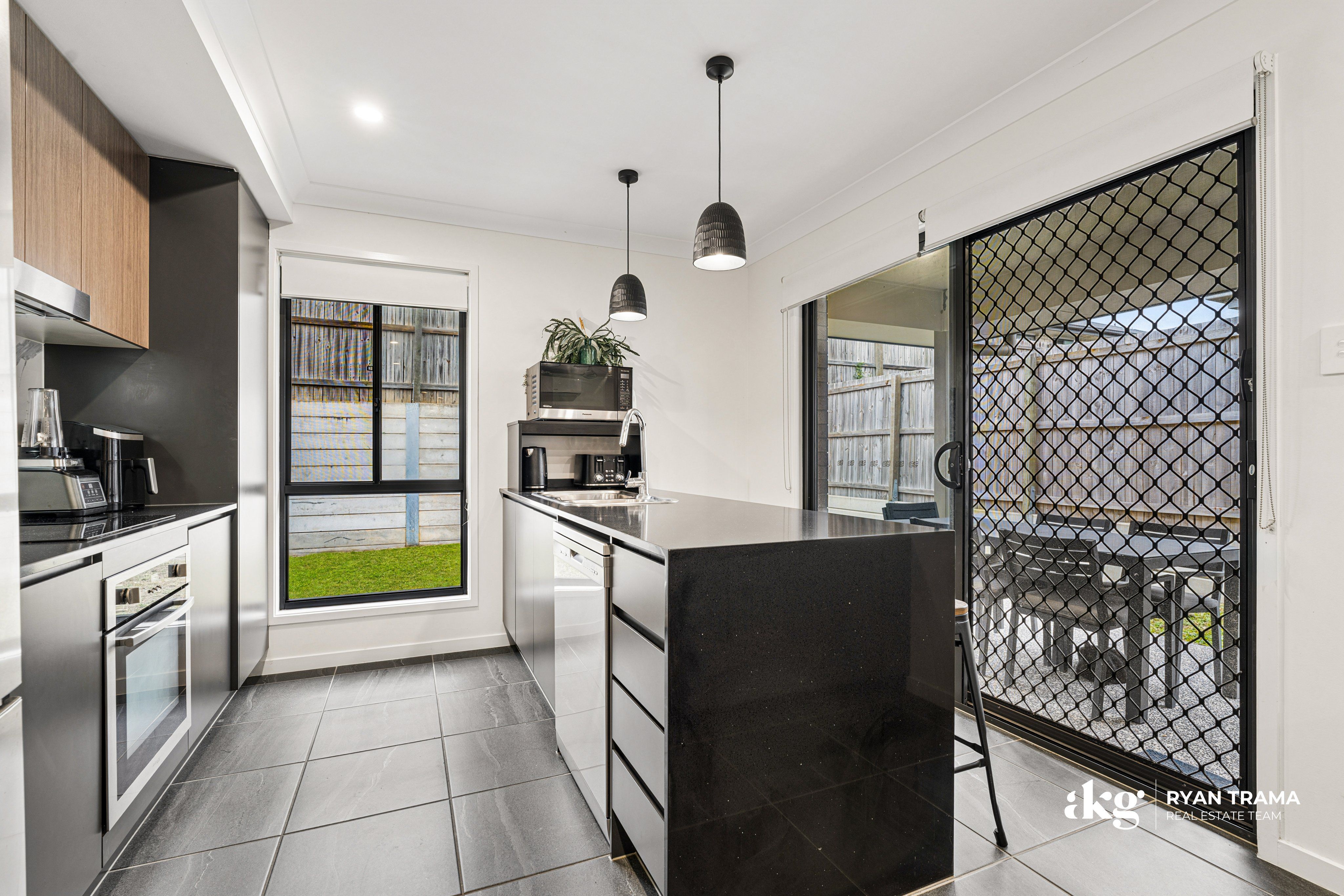 15 Sunline Court — photo 5 of 30